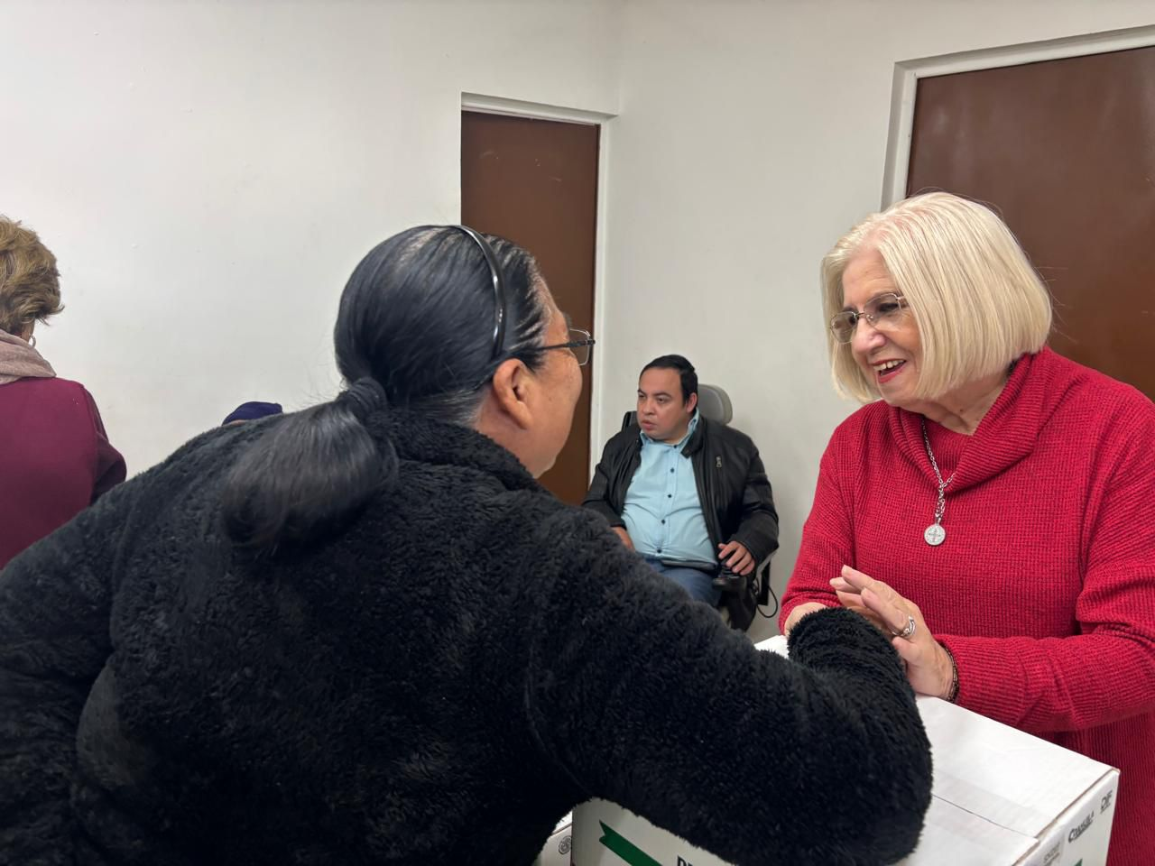 Continúa el DIF Sabinas con la entrega de despensas a grupos prioritarios.