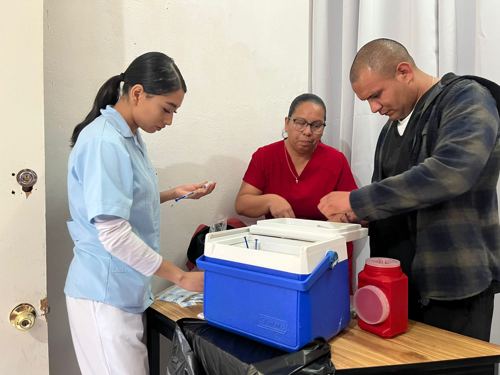Fortalece Parras salud pública con brigadas de vacunación