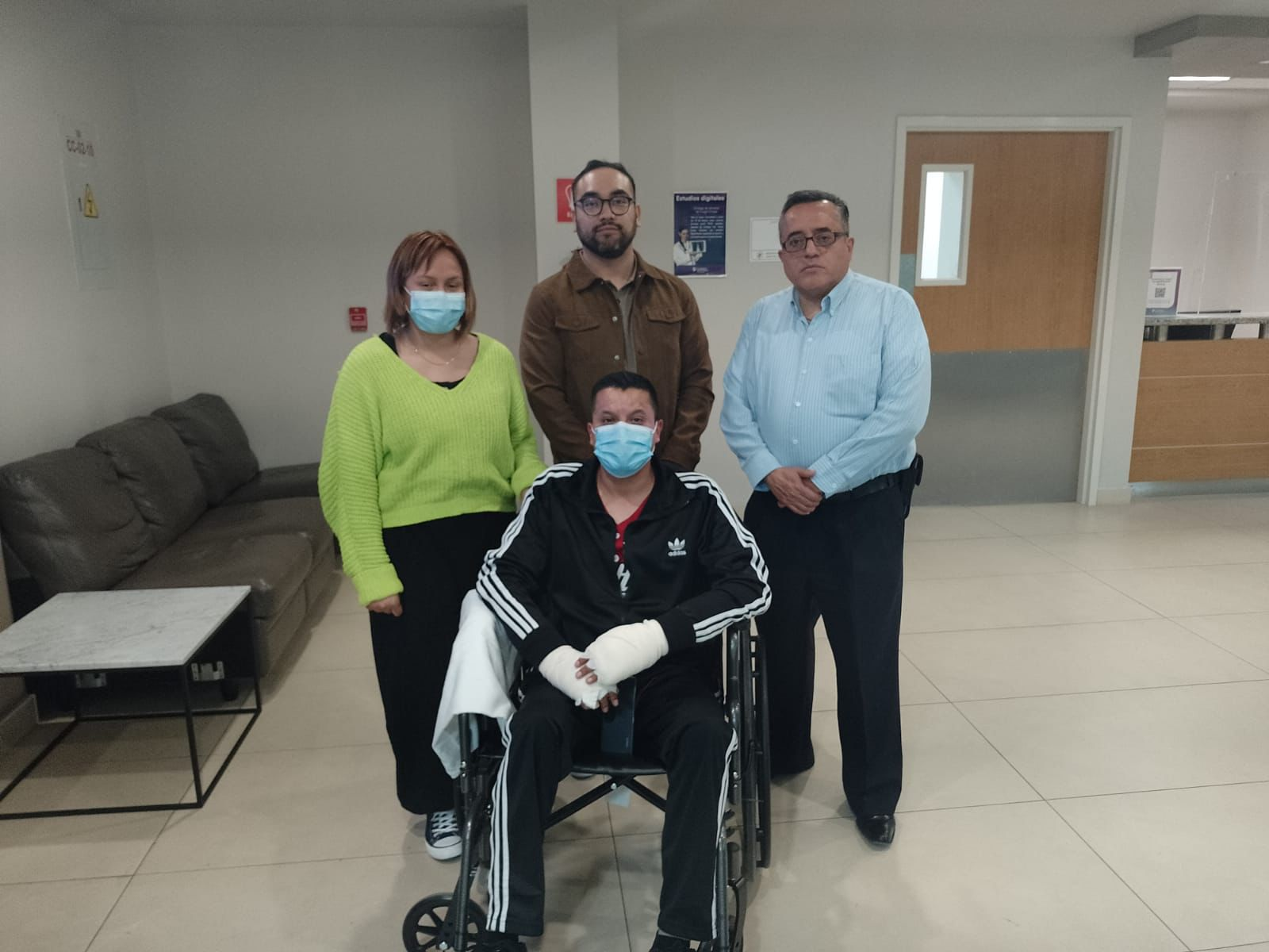 Dan de alta al Bombero Ricardo Alvarado; ya se encuentra en su domicilio
