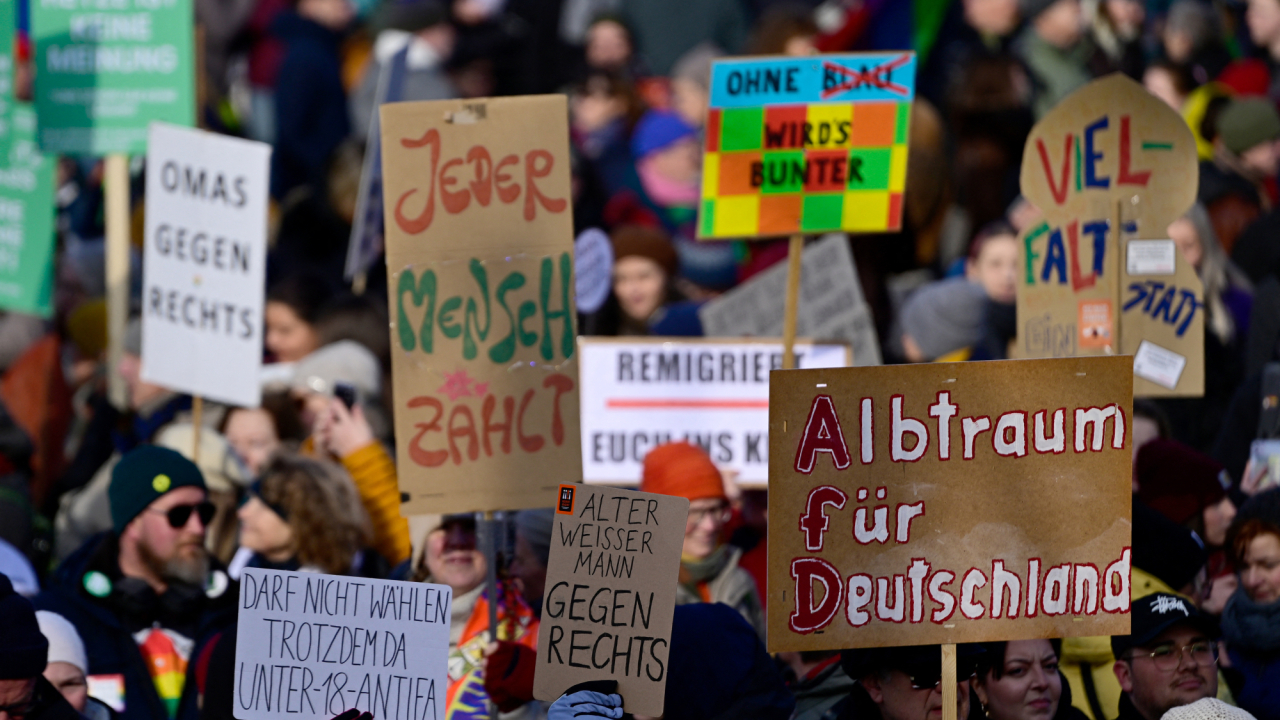 Decenas de miles se manifestaron contra la extrema derecha alemana
