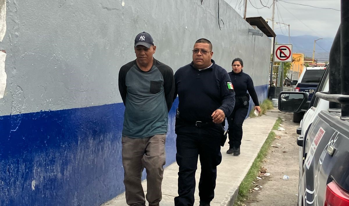 Por andar de fisgón denuncian a sujeto