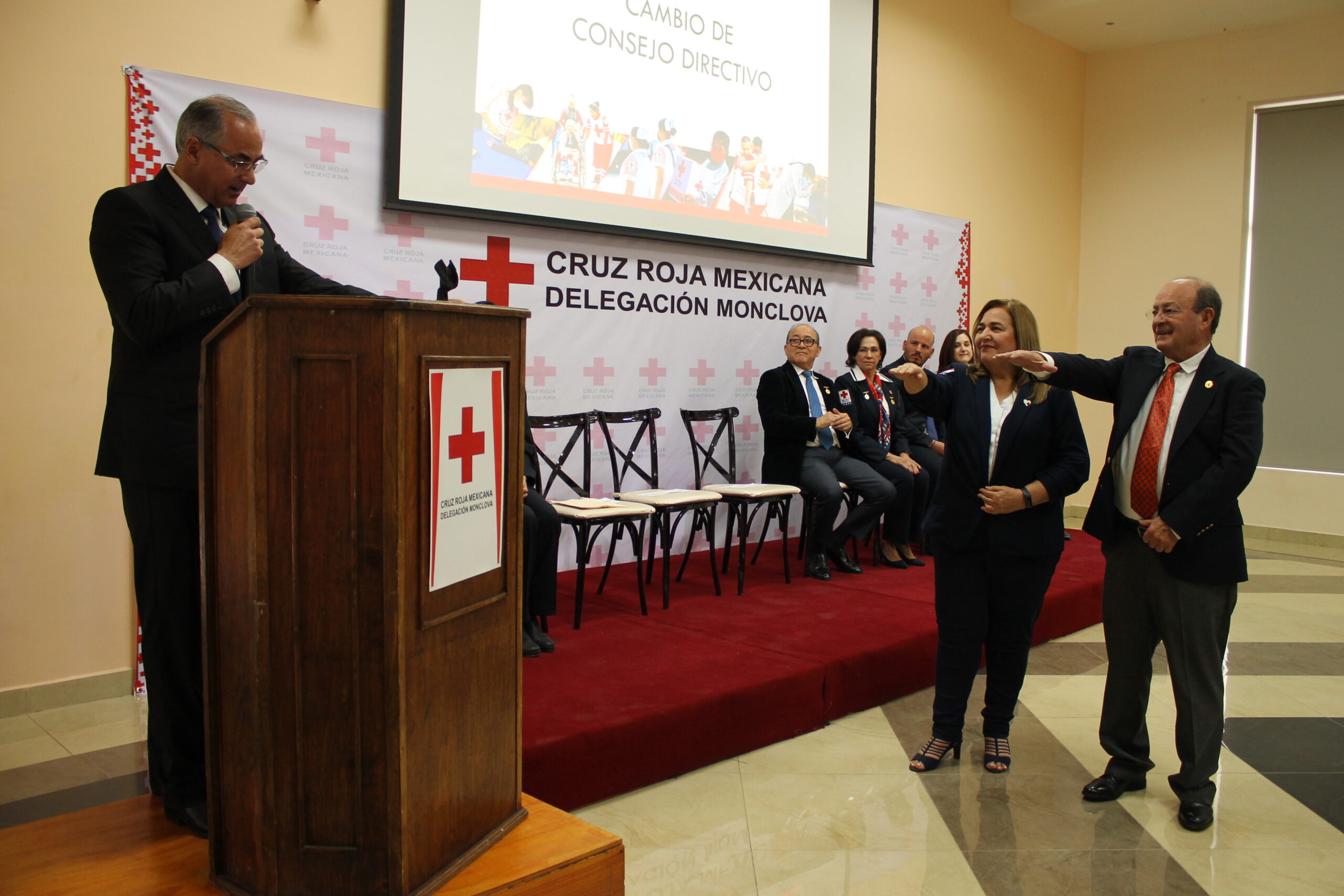 Con vocación de servicio Irasema y Efraín Rodríguez