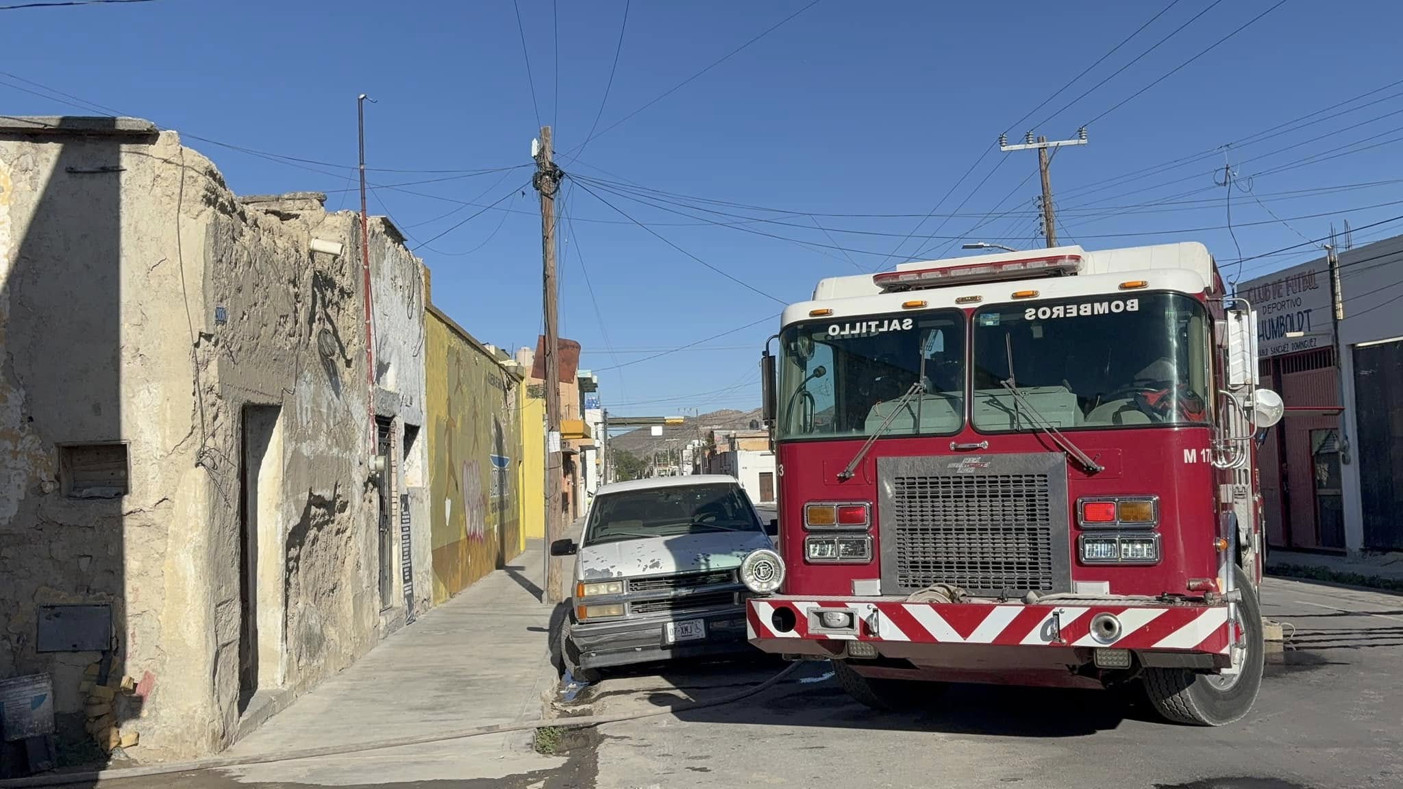 Corto circuito provoca incendio en vivienda