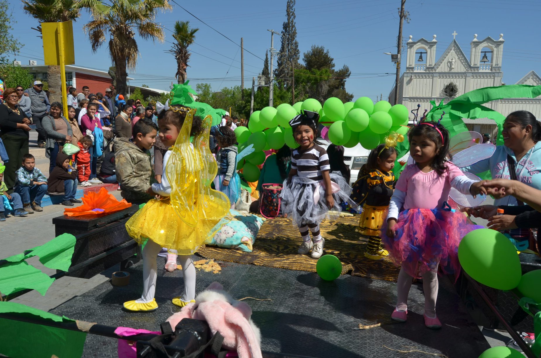 Invita Castaños a su desfile de primavera