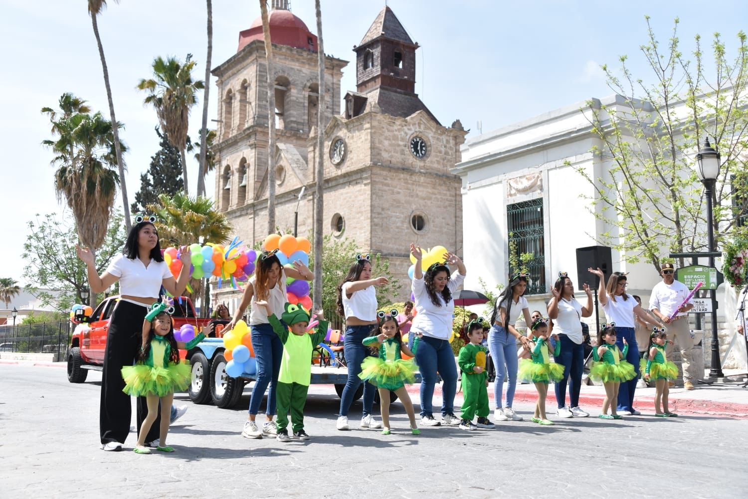 Nuestros niños son la magia de 4-C: Leija