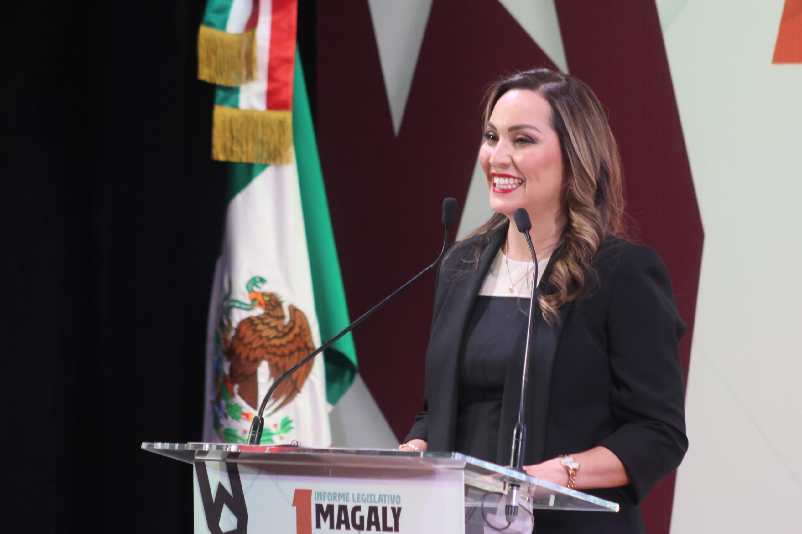 Rinde Magaly Hernández primer informe legislativo