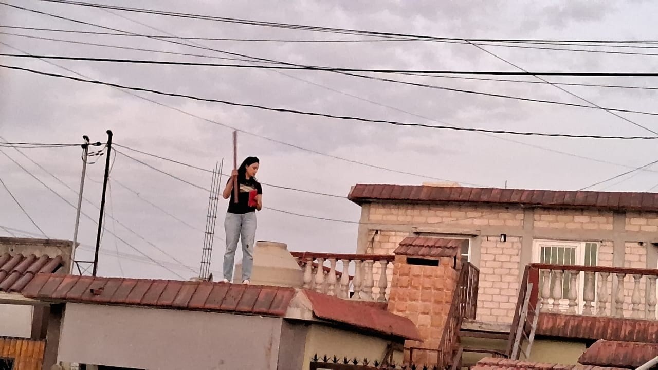 Amenazaba mujer con arrojarse de la azotea
