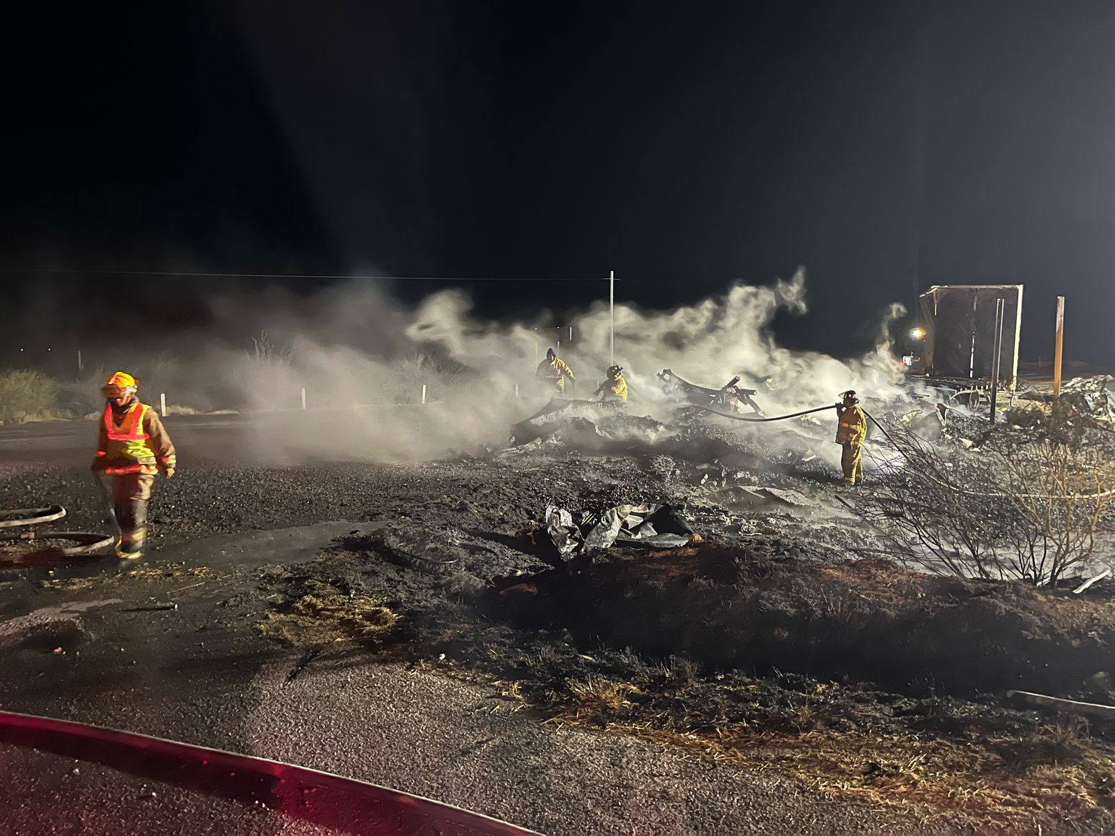 Fuego devora tráiler en la Torreón-Saltillo