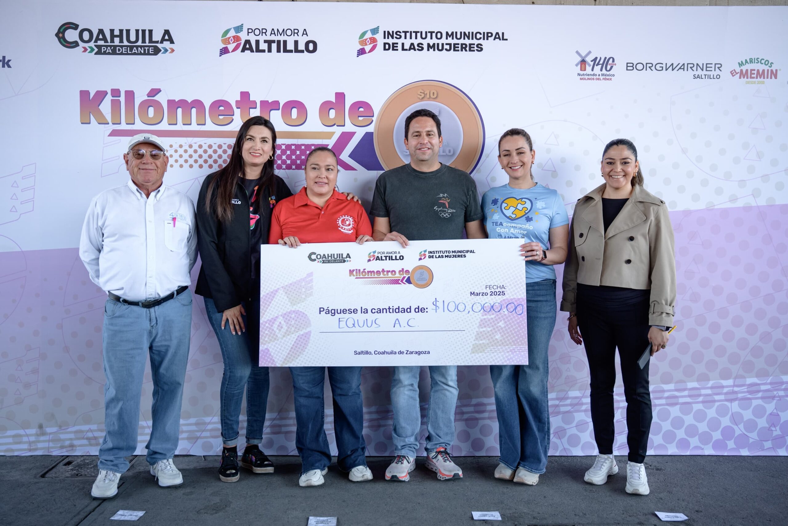 Encabezan Javier y Luly apoyos a mujeres