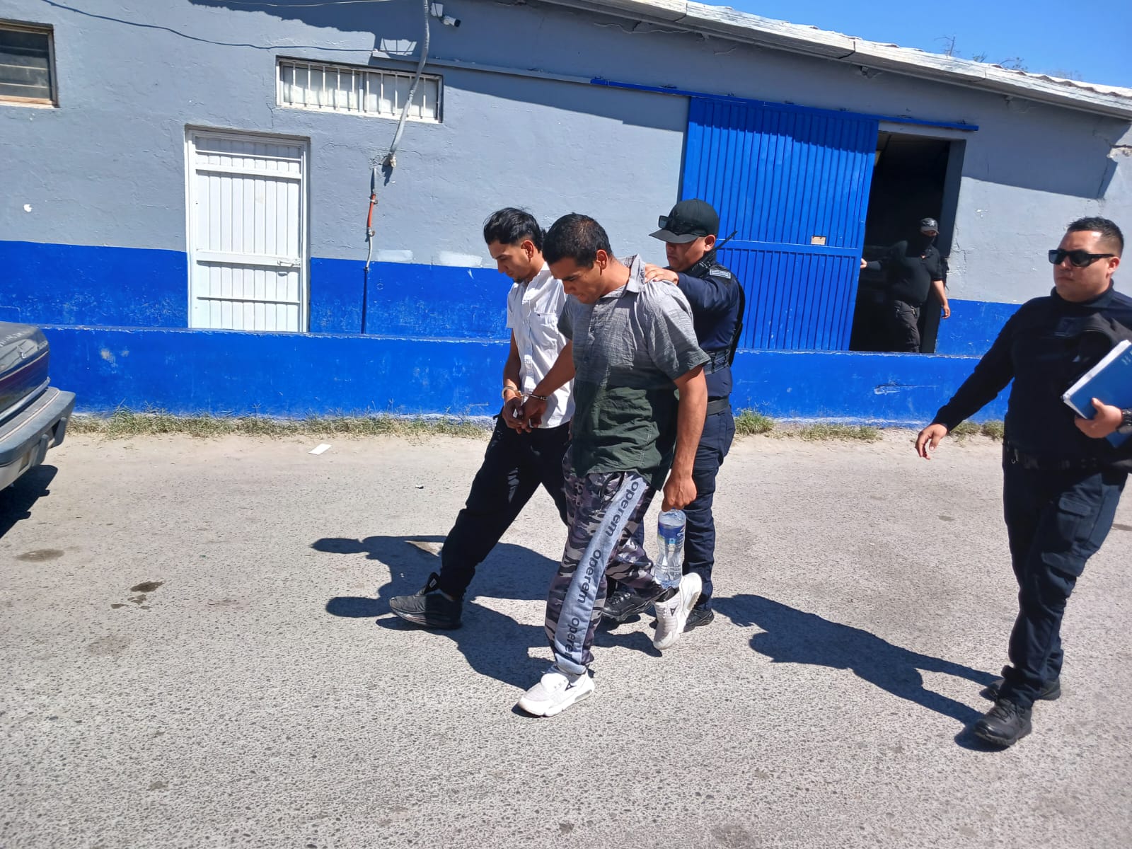 Detienen a dos por alterar orden público