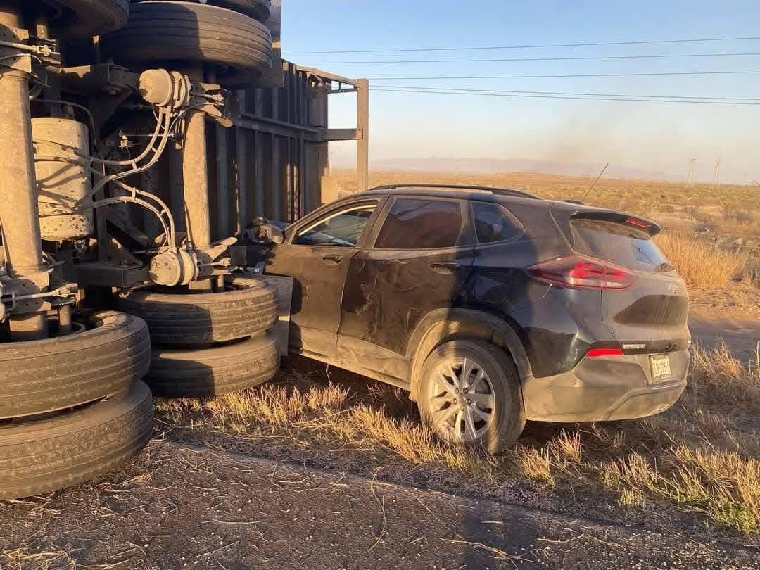 Tres lesionados en accidente carretero