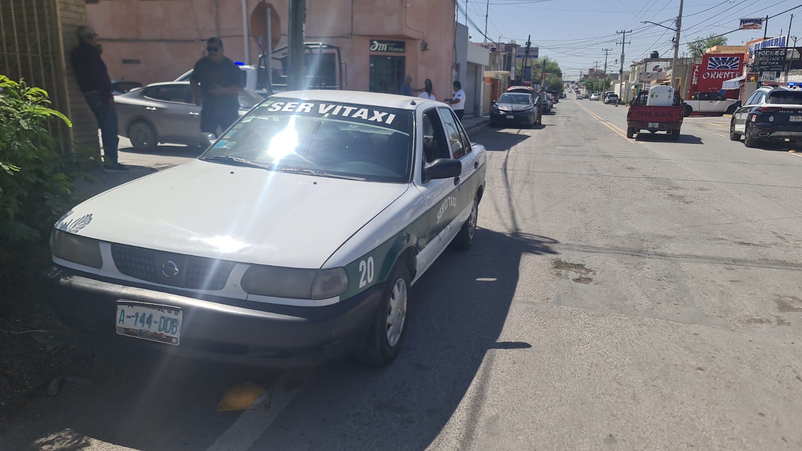 Cae intentando evitar que pareja se saliera