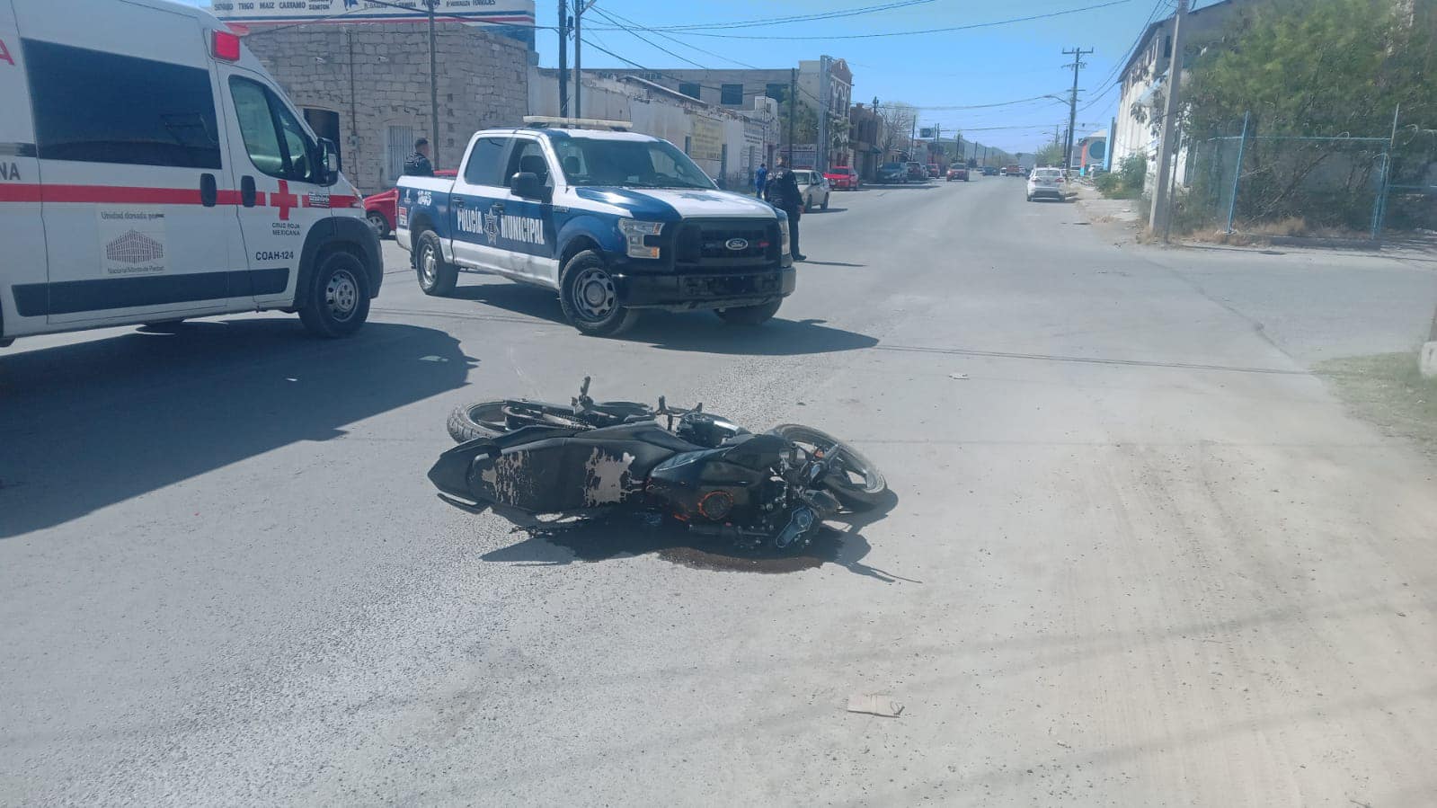 Resulta motociclista lesionado en accidente