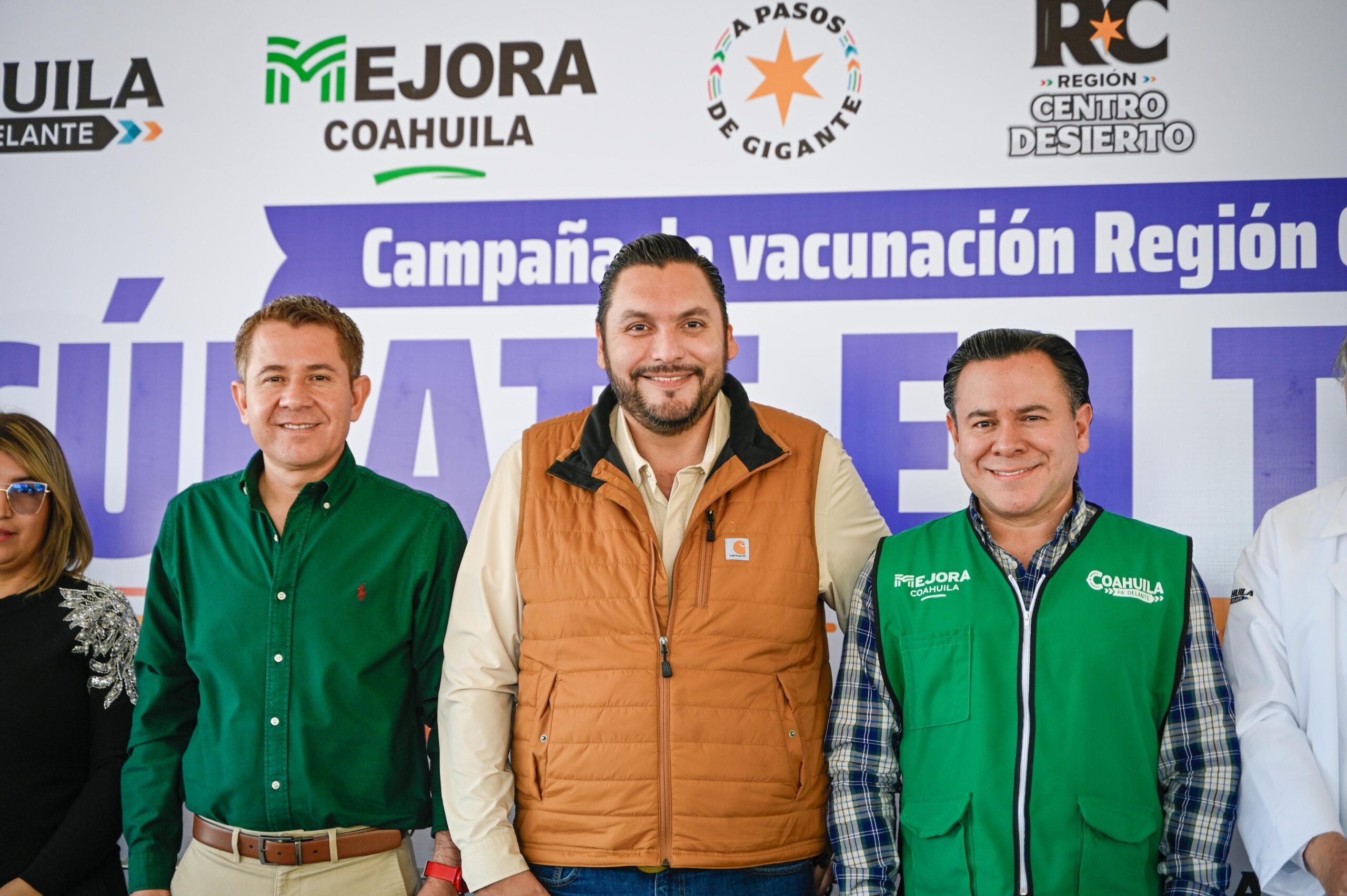 Apoya Carlos al programa “Vacúnate en Tu Escuela”