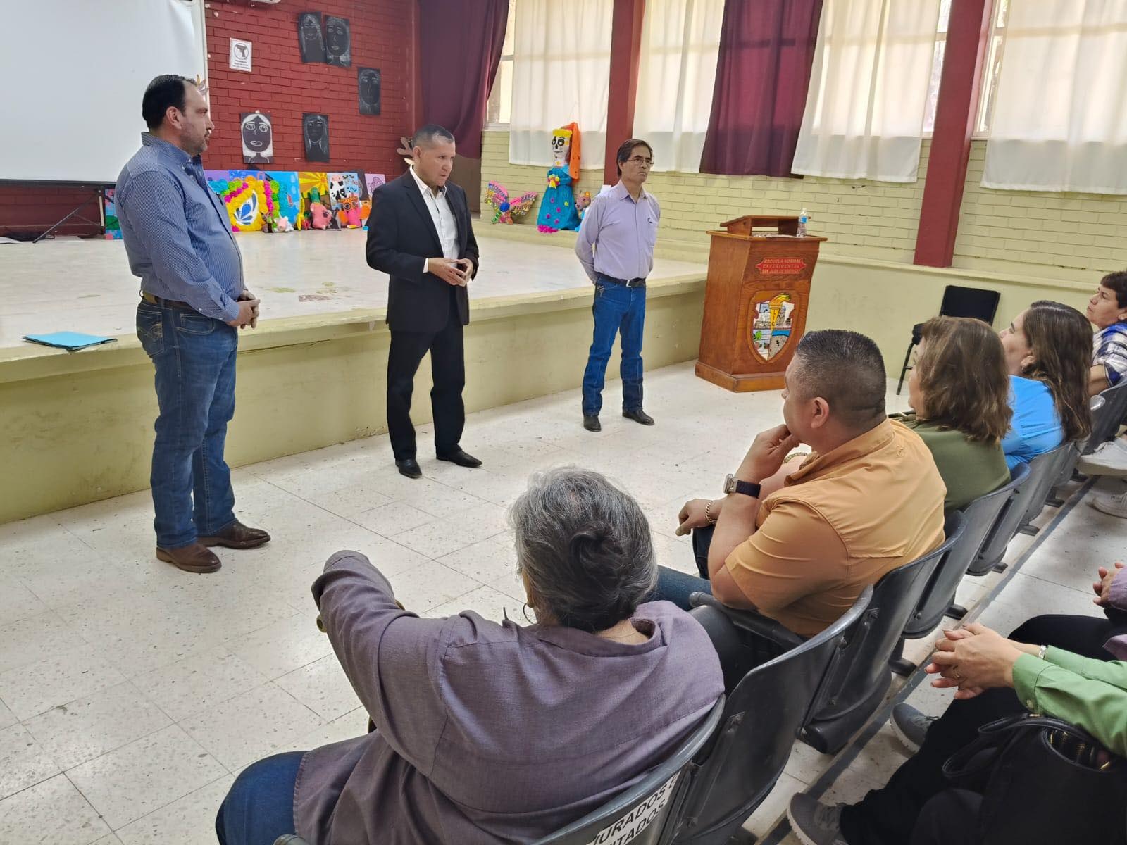 Presentan a nuevo director de la ENE