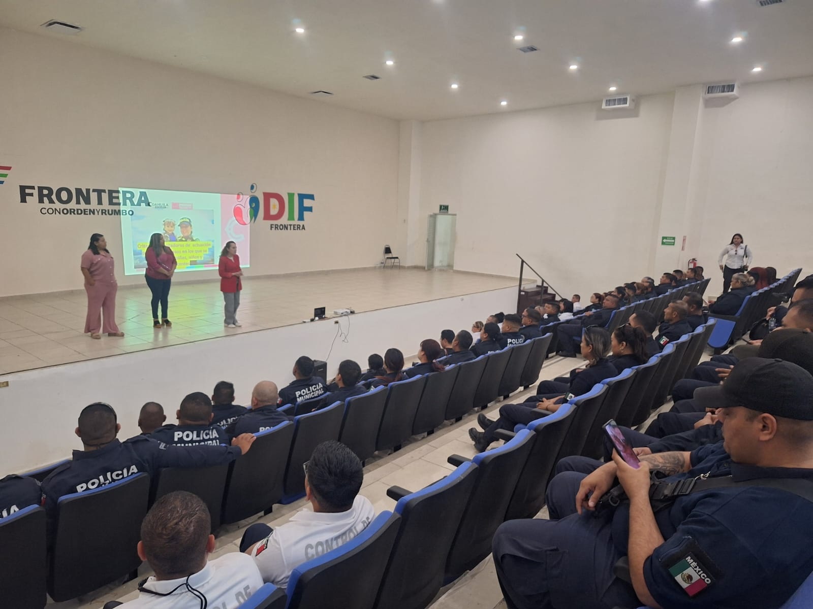 Capacita PRONNIF a elementos policiales