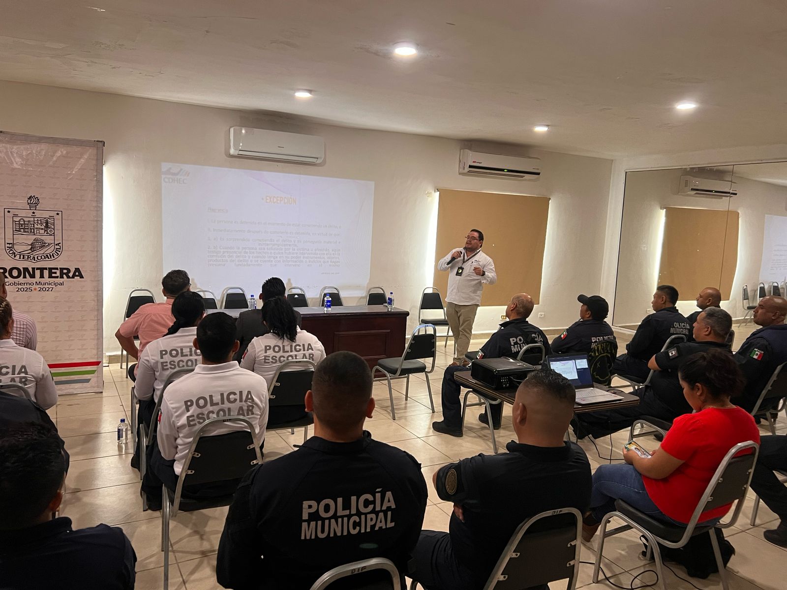 Capacita CDHEC a policías de Frontera