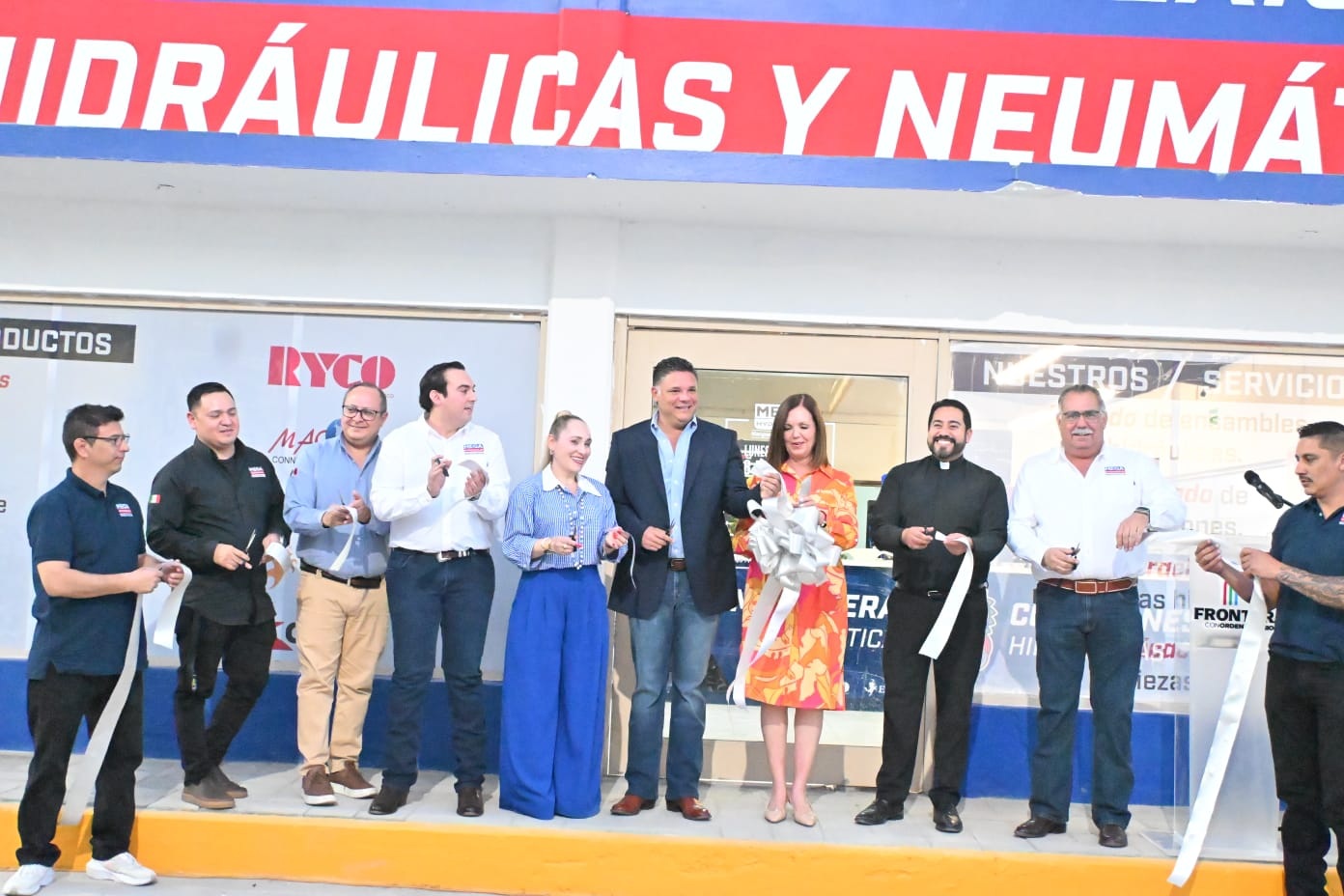Abre sus puertas Mega Hidraulix