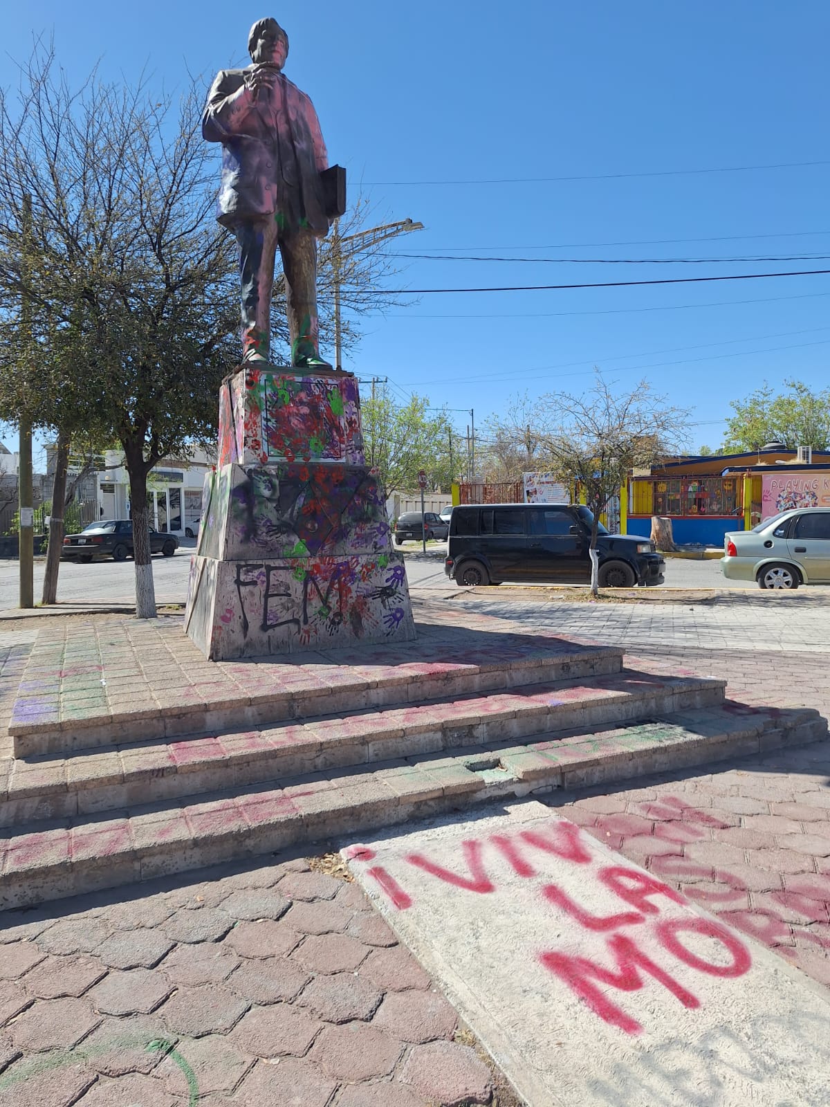 Condenan maestros daños a monumentos