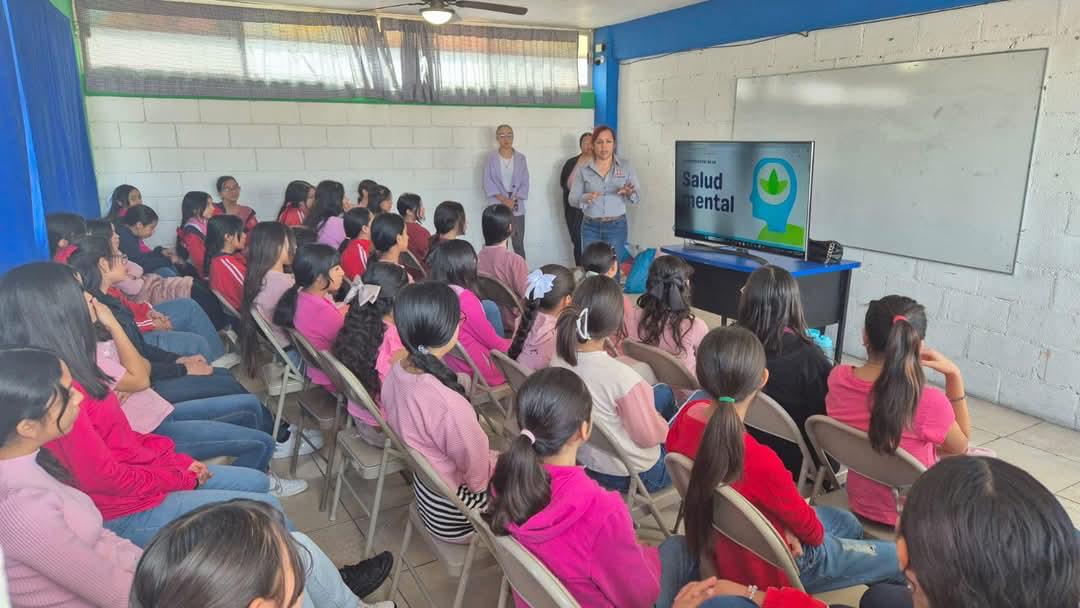 Previenen a alumnos de violencia en el noviazgo