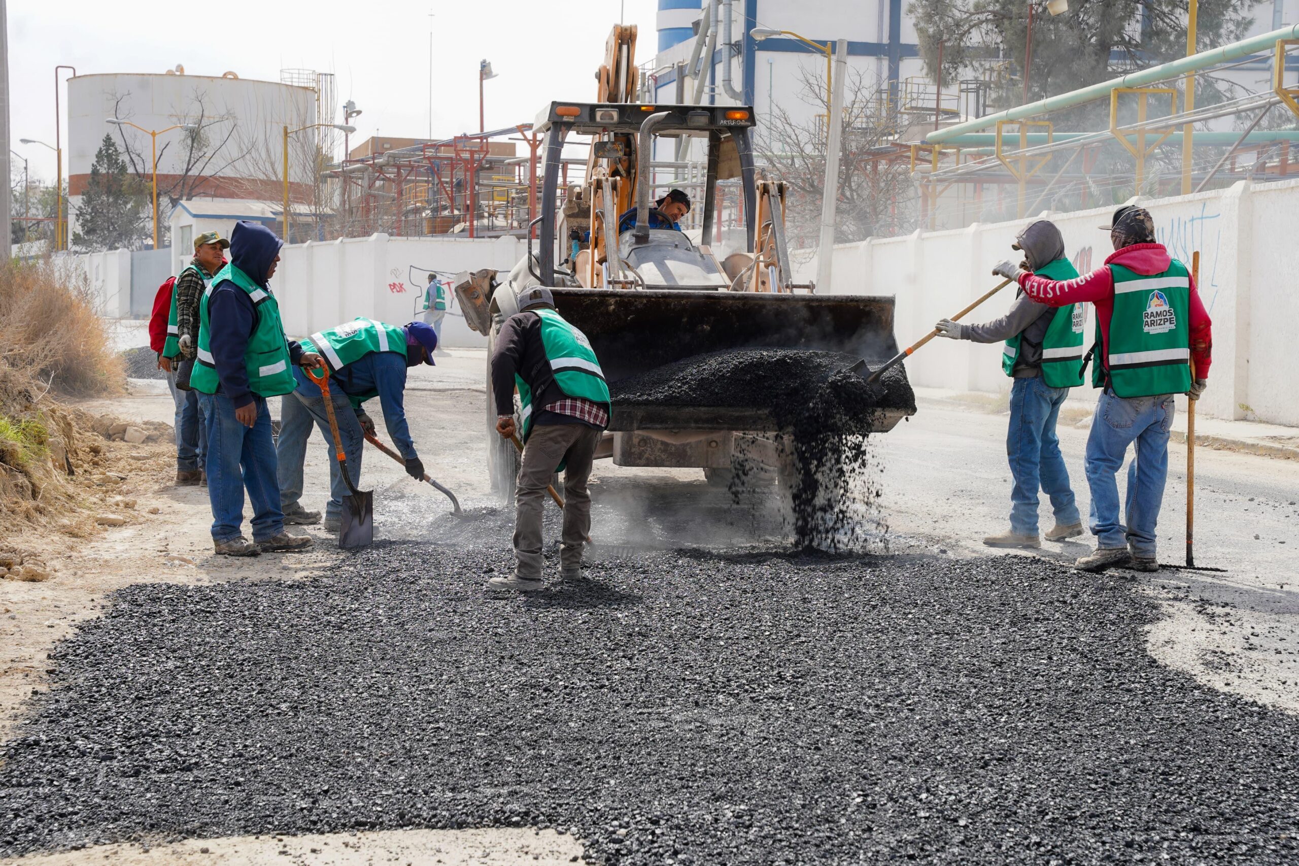 Continúan los trabajos de bacheo en Ramos Arizpe