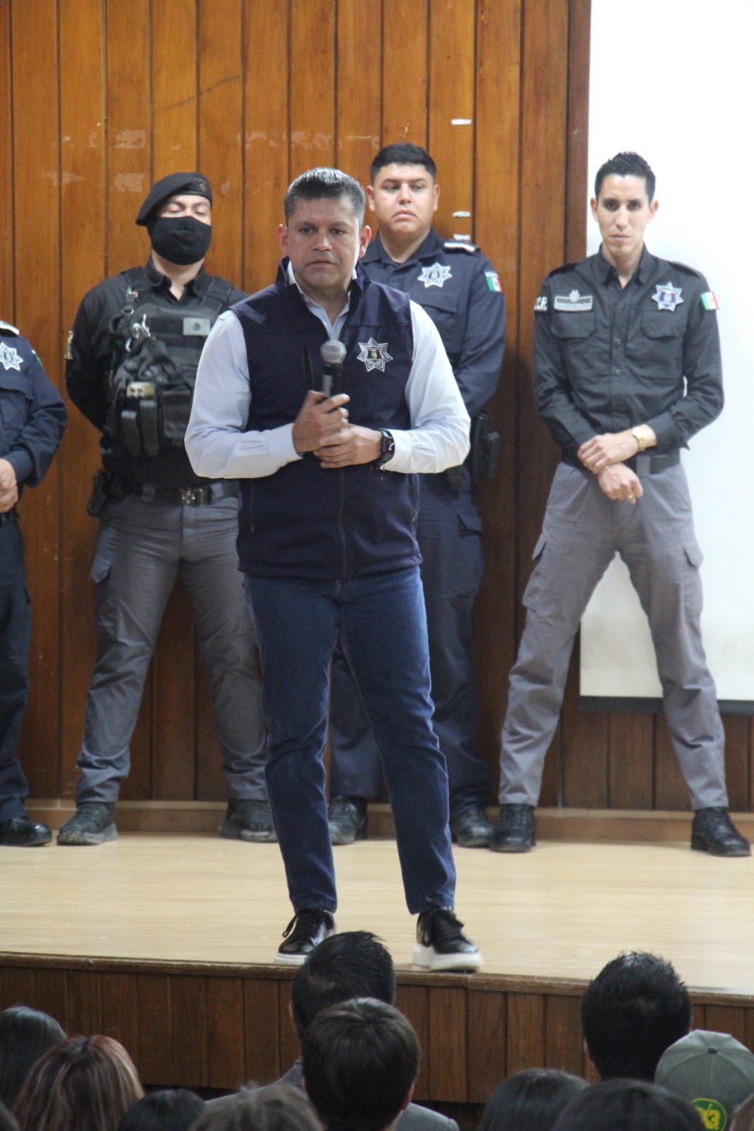 Estrechan policías lazos de confianza con alumnos del Tec