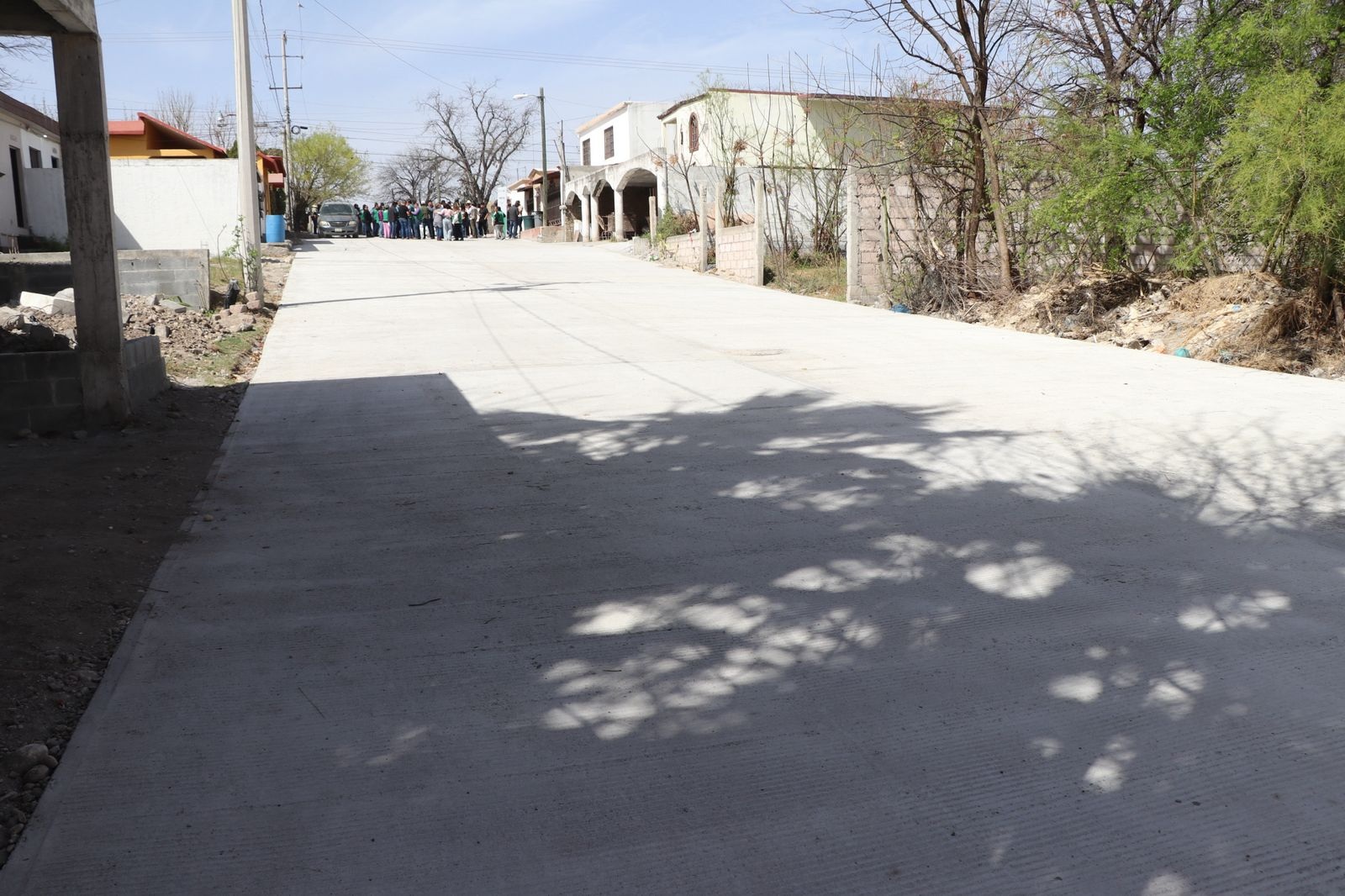 Entregan Ríos pavimentación a vecinos de la colonia “Dávila”