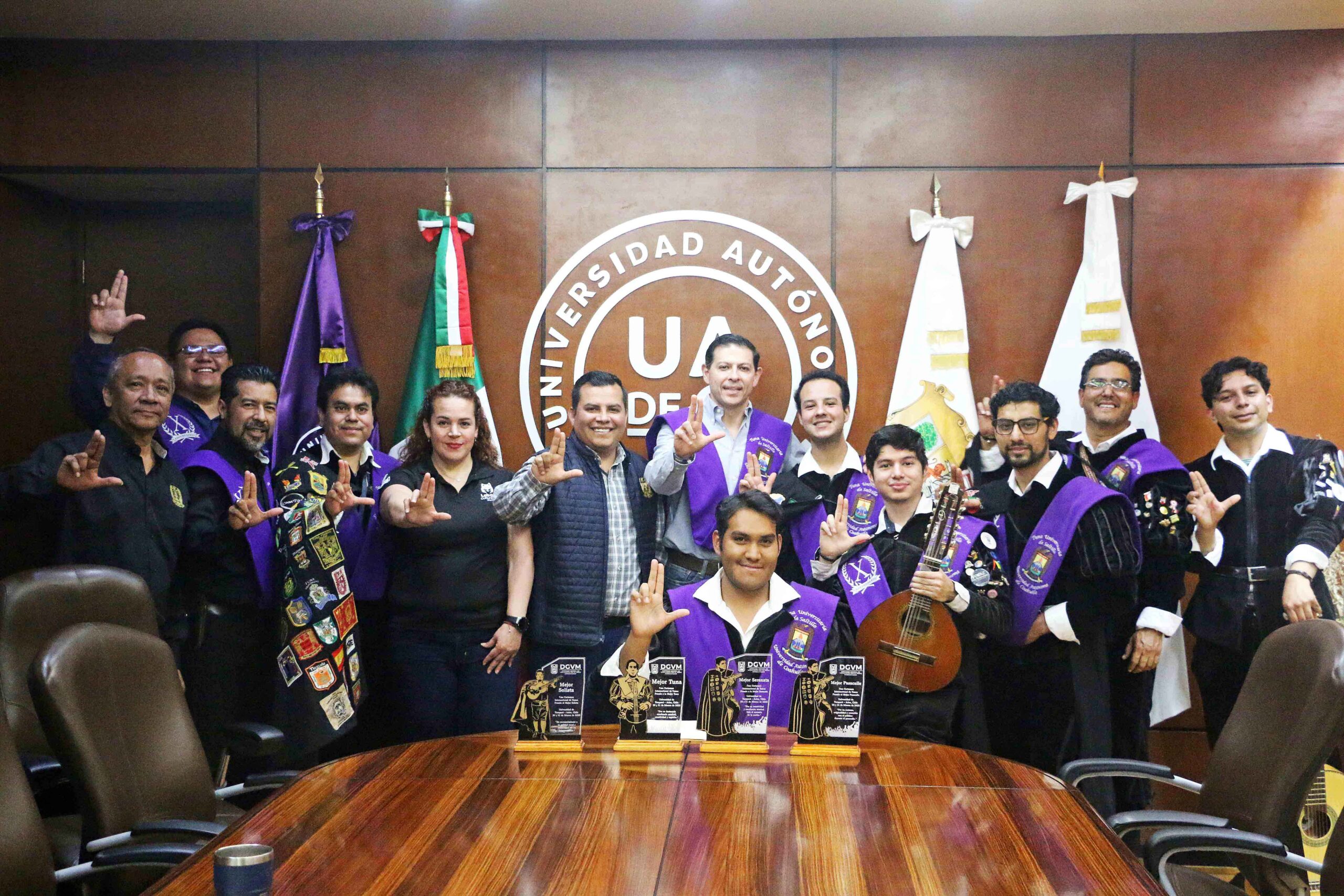 Celebra UAdeC triunfo de Tuna Universitaria