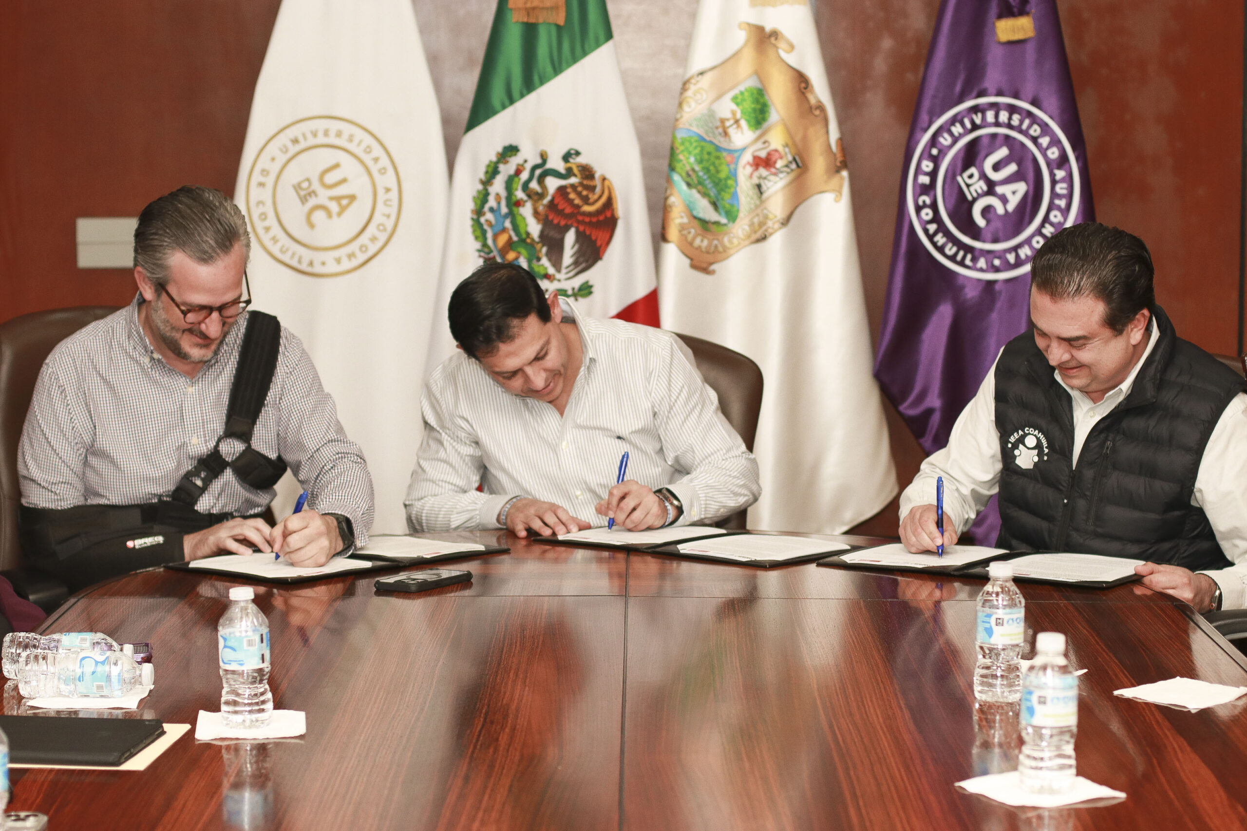Suman esfuerzos UAdeC y el IEEA