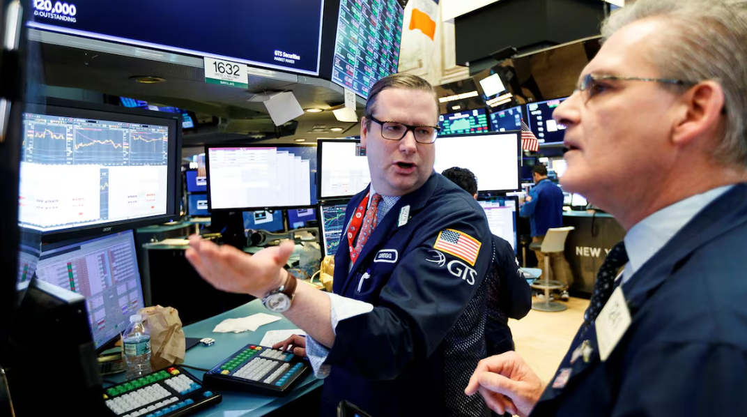 Wall Street pierde optimismo y cierra a la baja por la imposición de aranceles de Trump