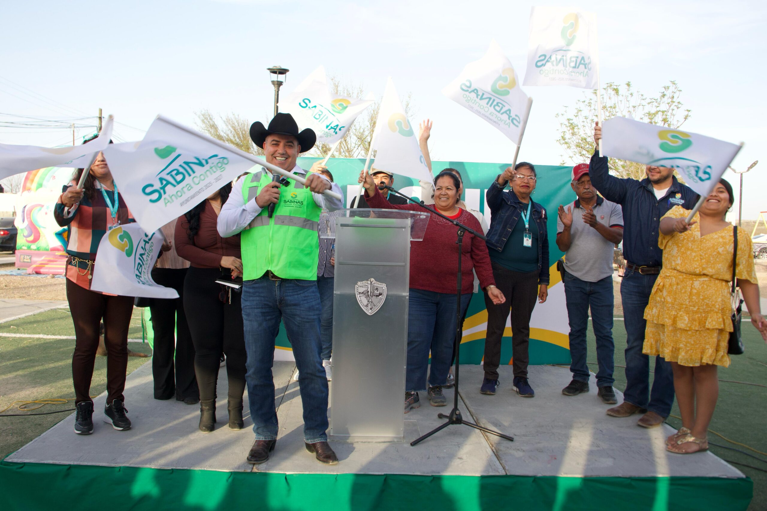 Arrancan rehabilitación de plaza pública la Retama