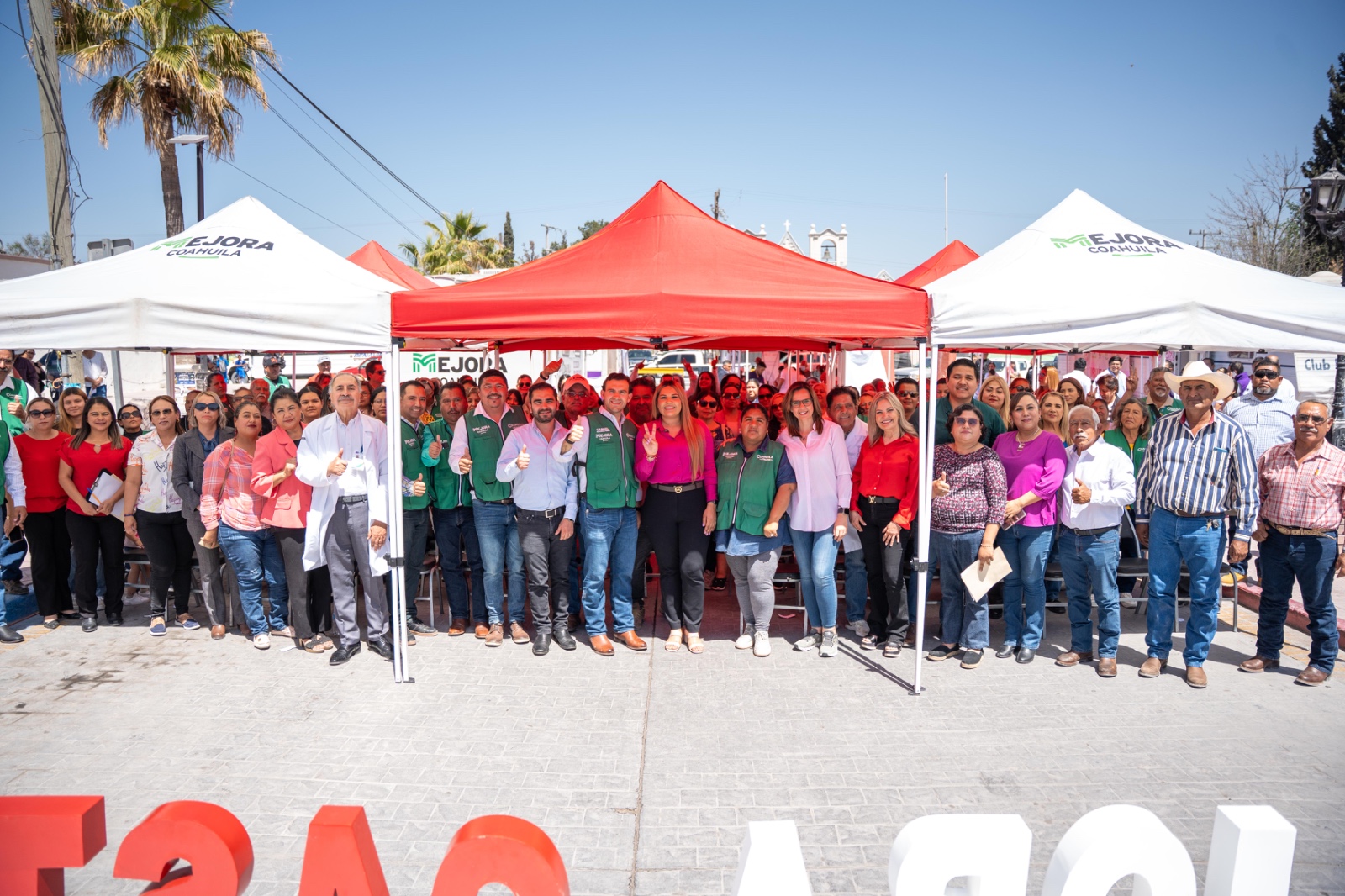 Protegen Manolo Jiménez y Yesica Sifuentes salud de gente de Castaños