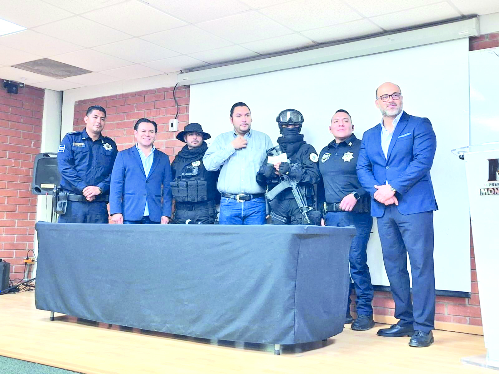 Reciben bono de riesgo 70 elementos de GRC