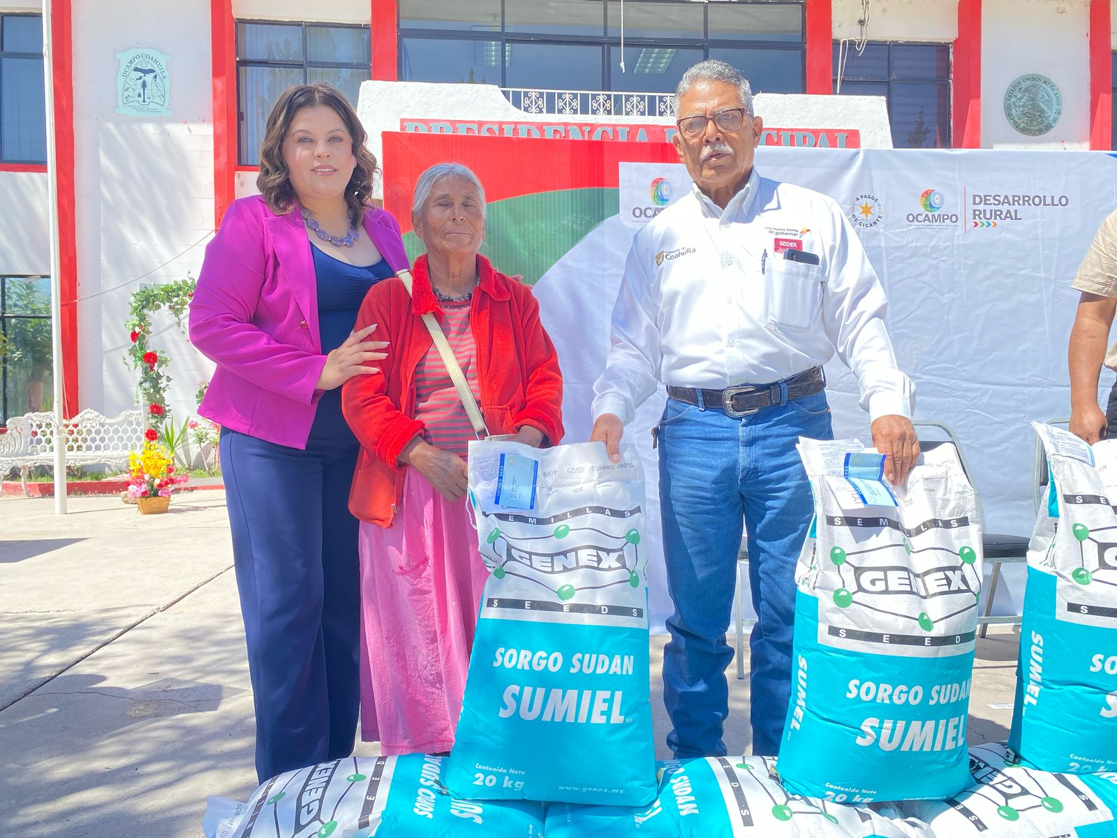 Arranca la entrega de semilla de sorgo forrajero y certificados de fierros de herrar en Ocampo