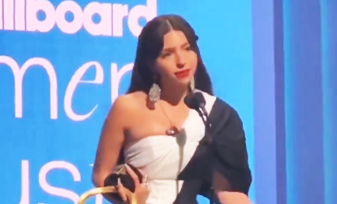 Ángela Aguilar recibe premio y habla de las críticas de las que ha sido flanco: «este año casi me rompe»