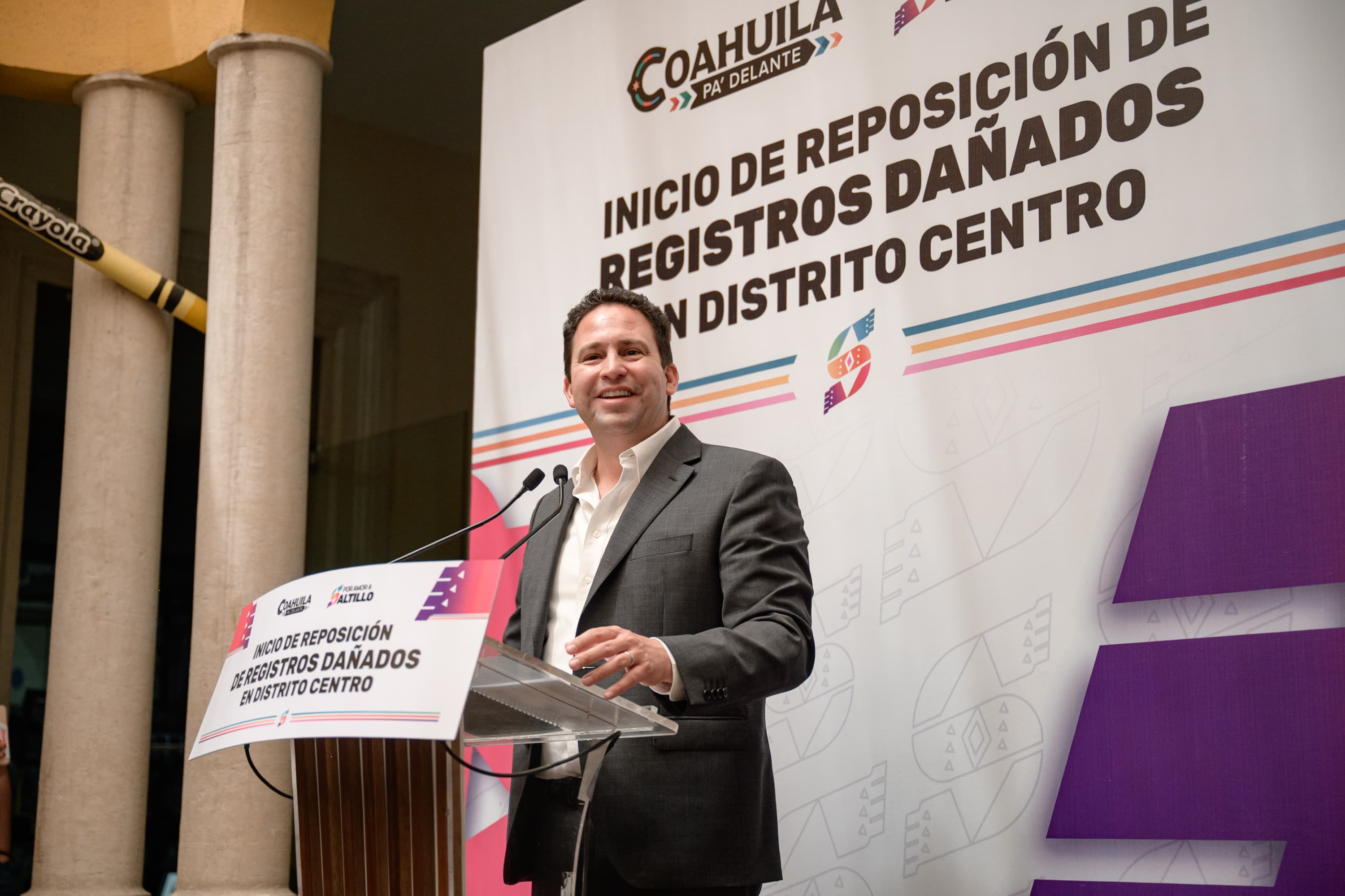 Mejorará Javier Díaz movilidad en el centro con reparación de registros dañados