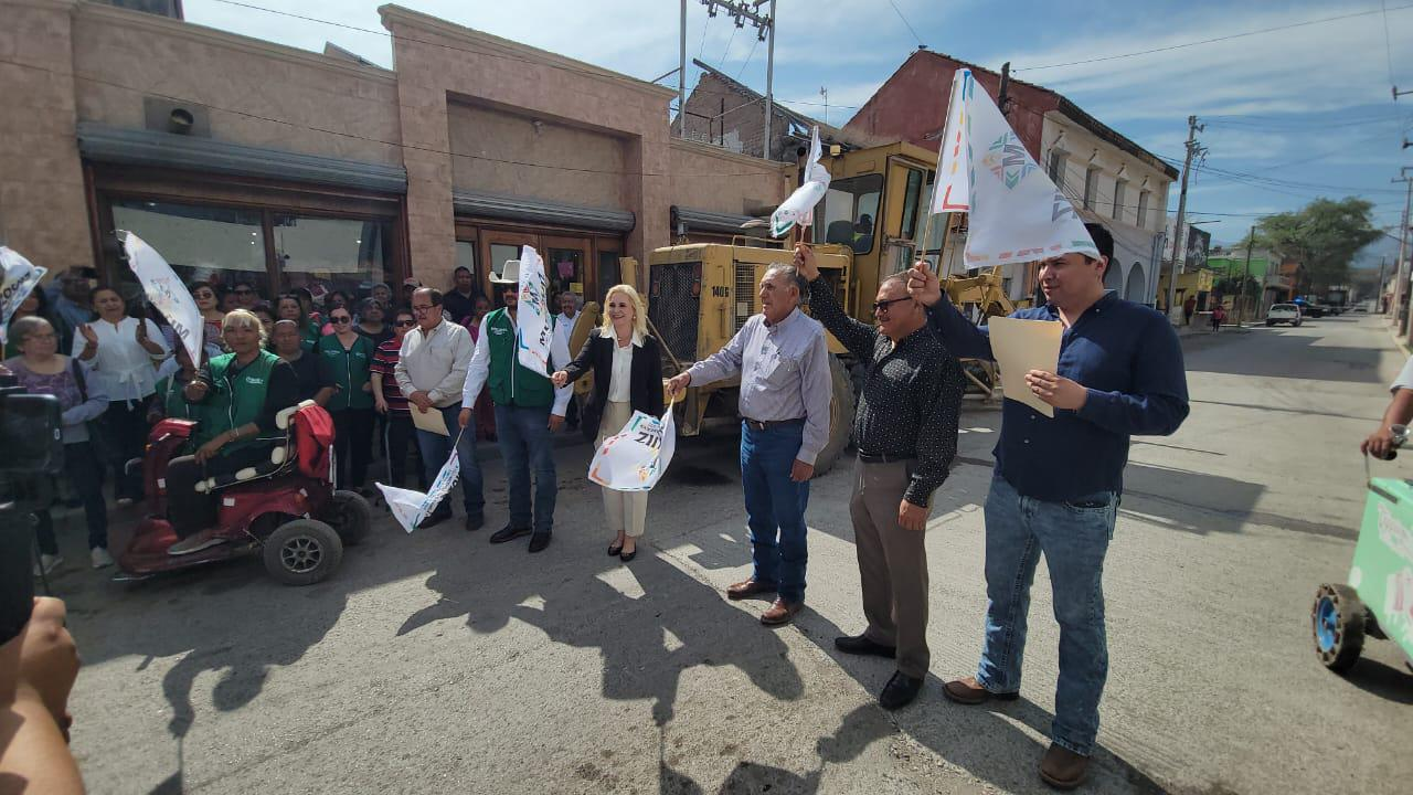 Mejora Laura Jiménez Gutiérrez el pavimento con concreto hidráulico estampado en el Pueblo Mágico de Múzquiz