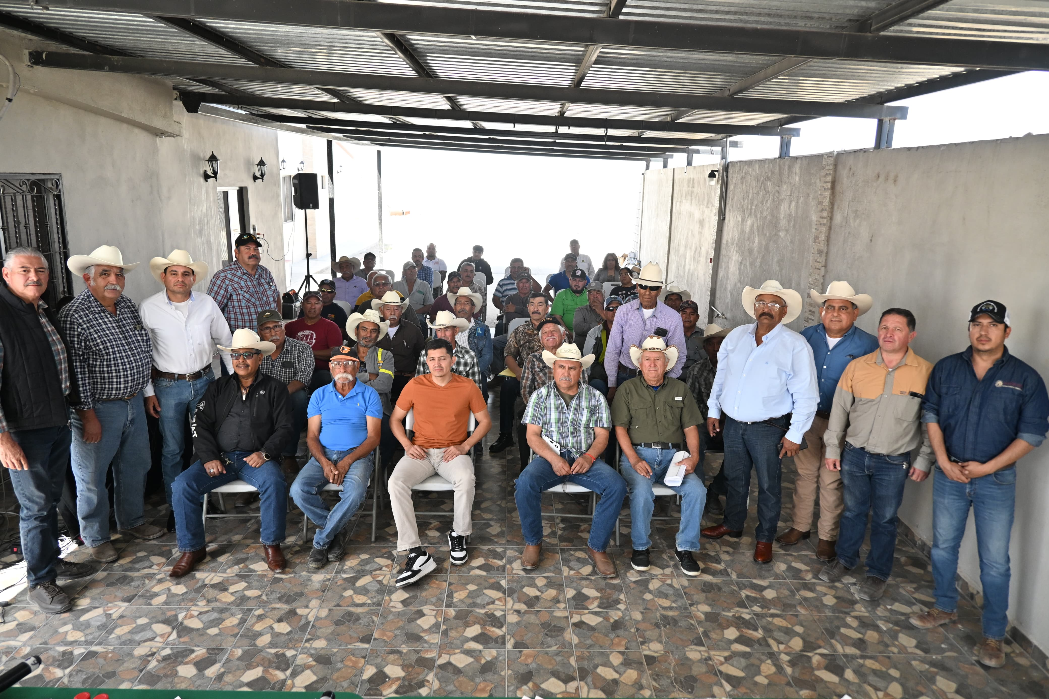 Sari Pérez impulsa el desarrollo sostenible en el campo de Frontera