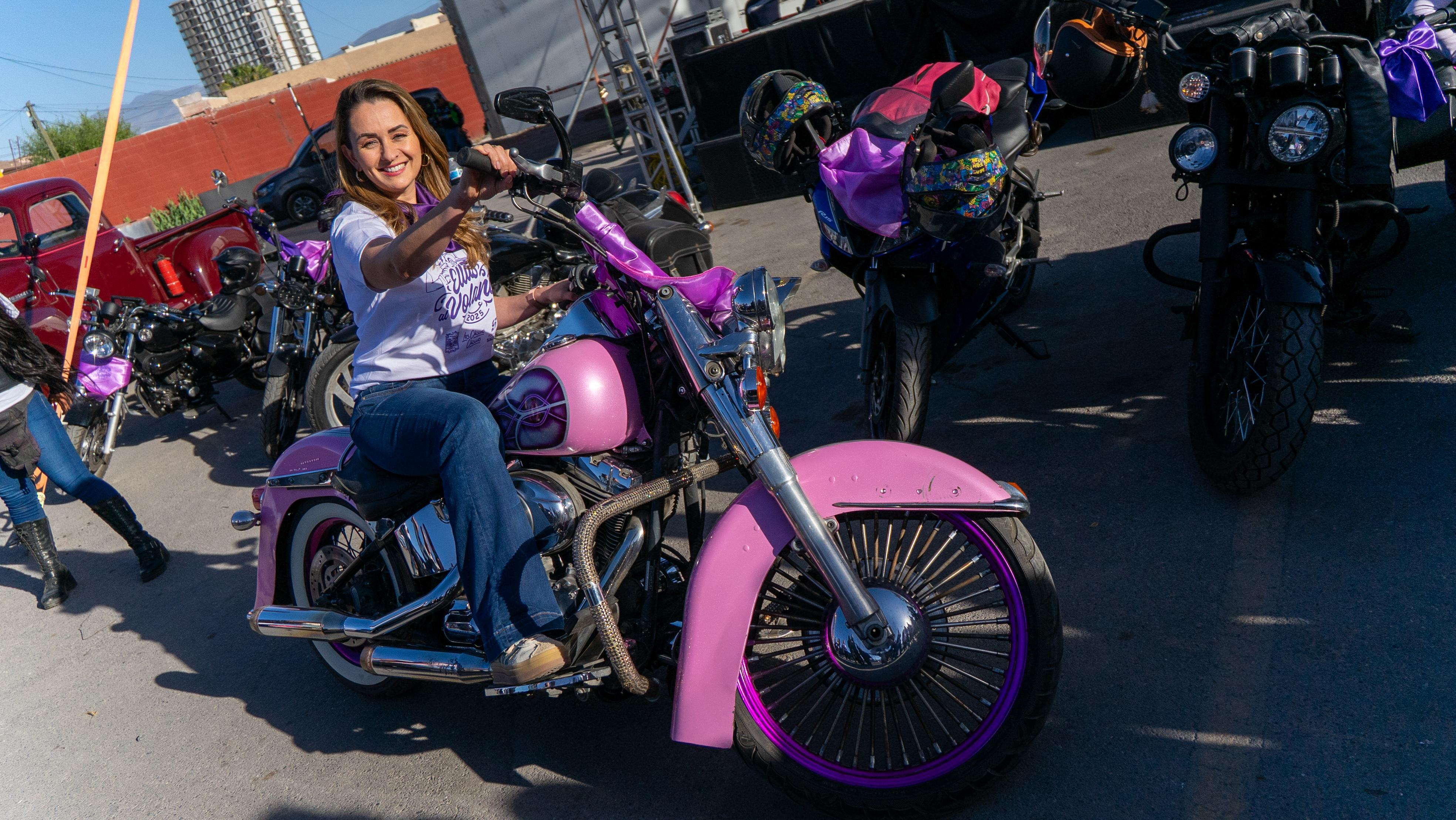 Se realiza con éxito rodada “Ellas al Volante 2025
