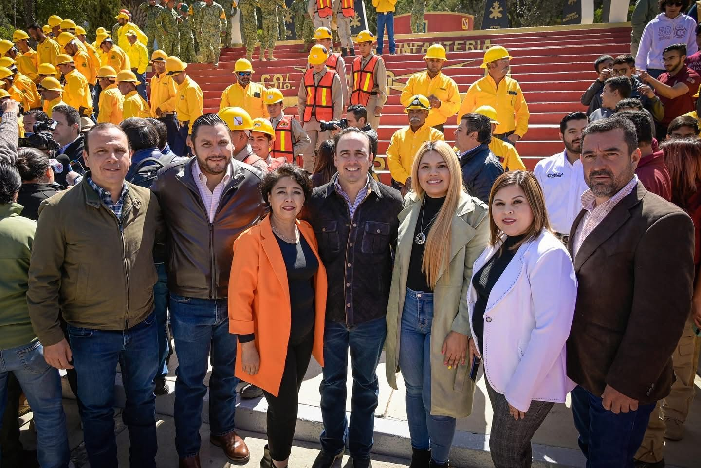 En equipo, Manolo Jiménez y Yesica Sifuentes trabajan en la prevención y combate de incendios forestales