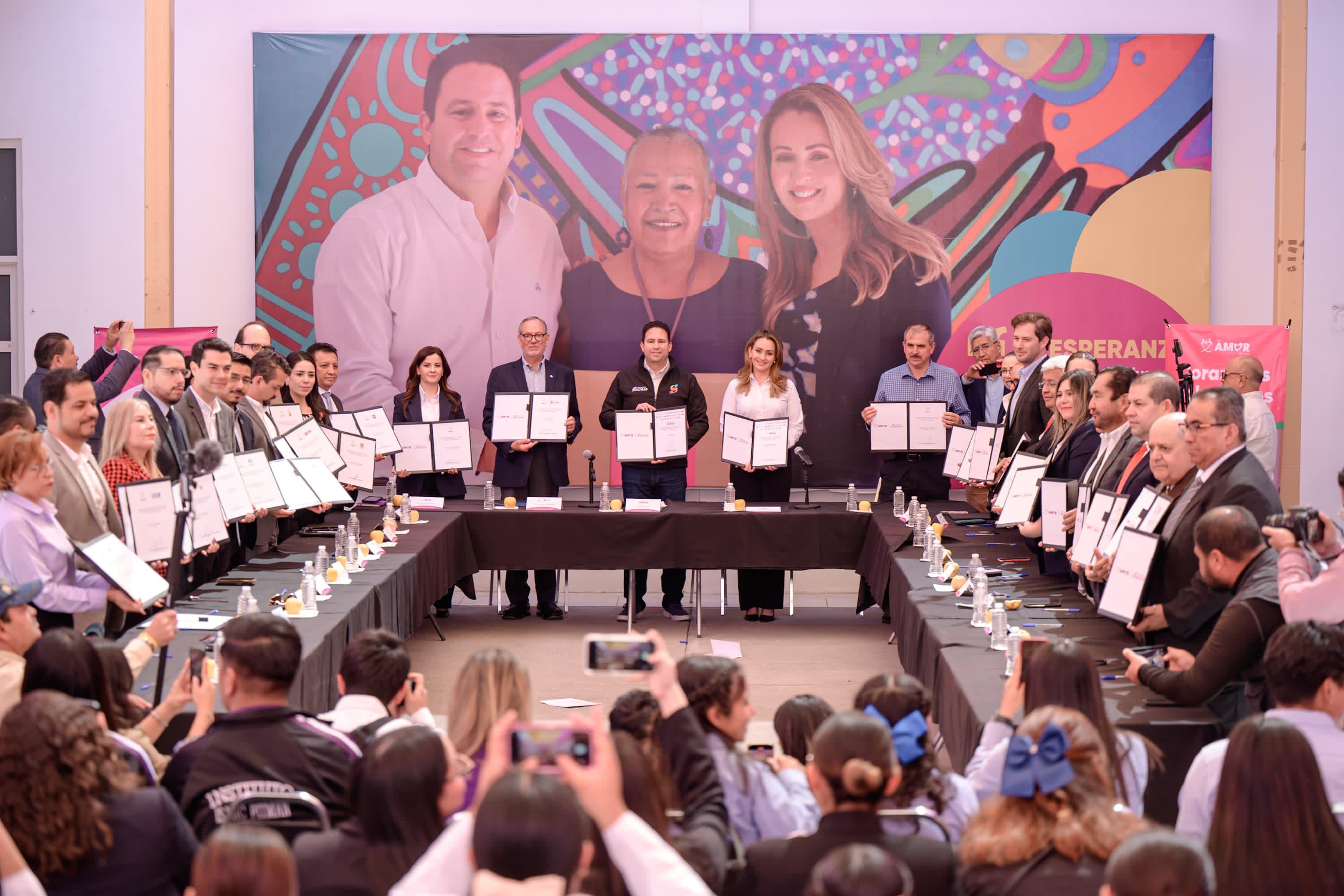 Firman convenio DIF Saltillo y 23 universidades; trabajarán por causas sociales
