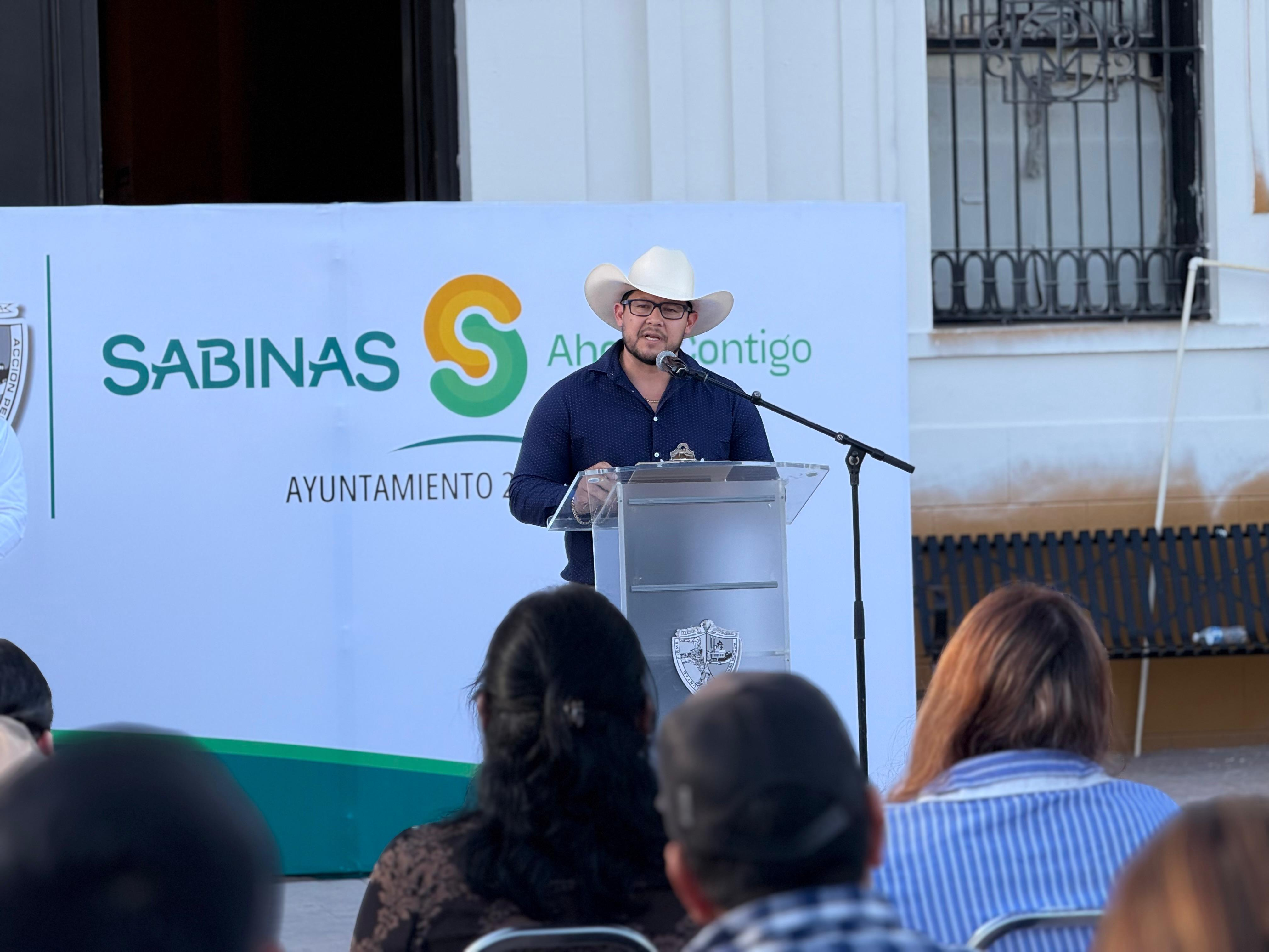 Entrega “Chano” Díaz 9 Unidades a dependencias de Sabinas