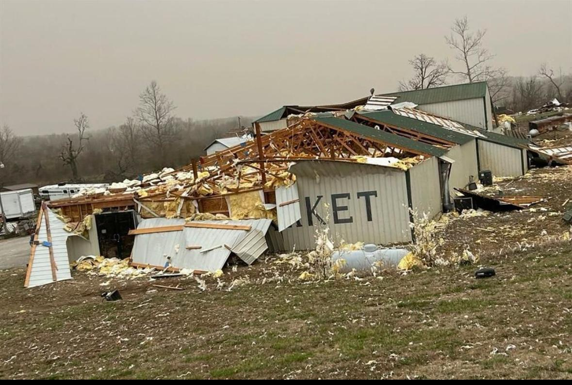 En EU van 27 muertos tormentas y tornados