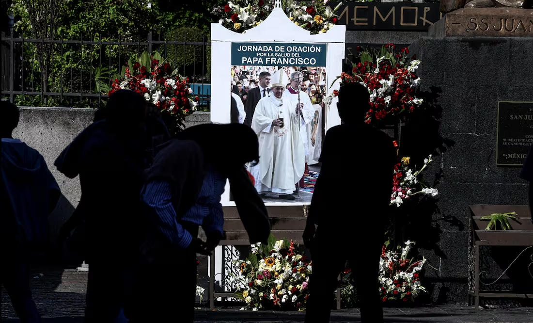 Rezan en la Basílica de Guadalupe por el Papa Francisco; piden oraciones por su estado de salud