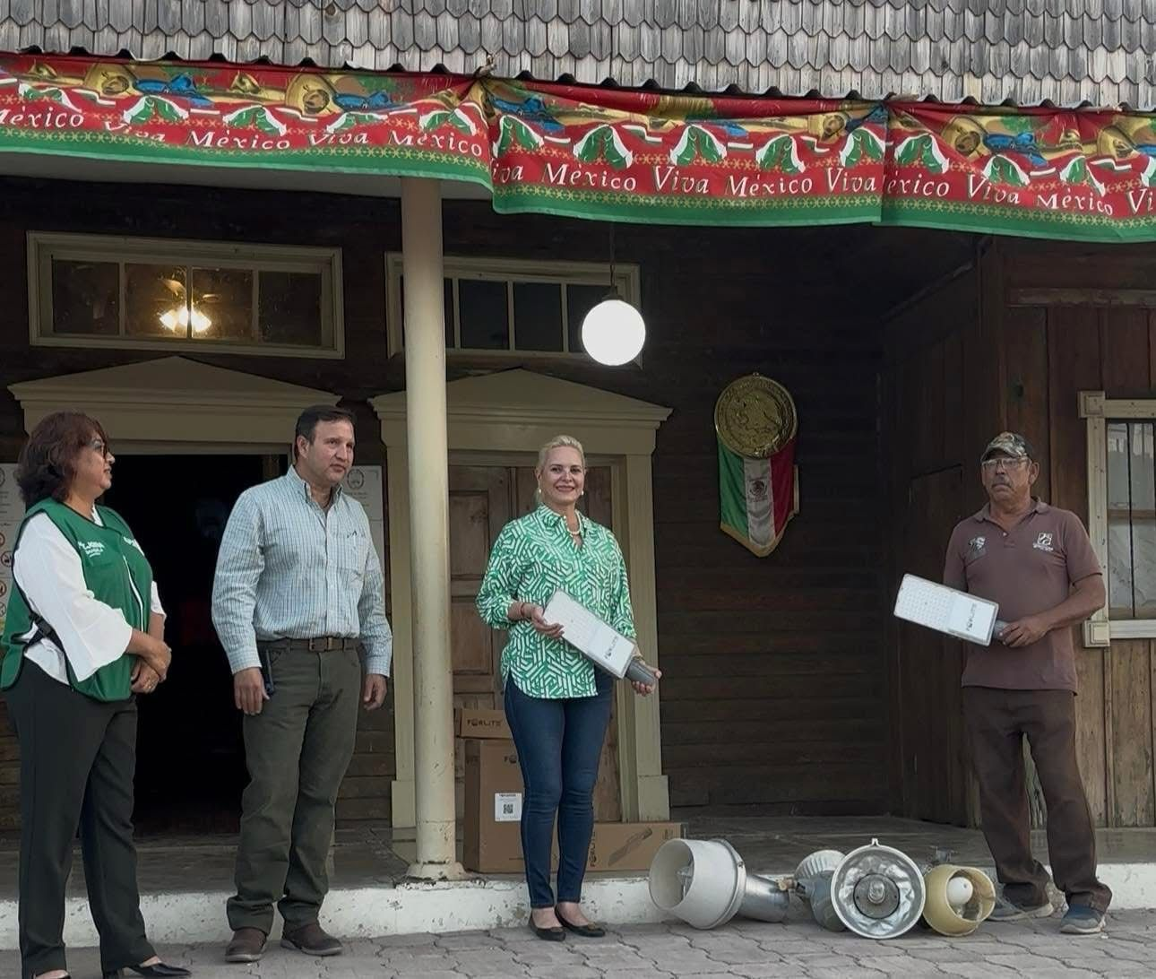 Brillla La Villa de las Esperanzas, con entrega de beneficios por parte de la alcaldesa Laura Jiménez, y la celebración del 119 aniversario del Teatro Juárez