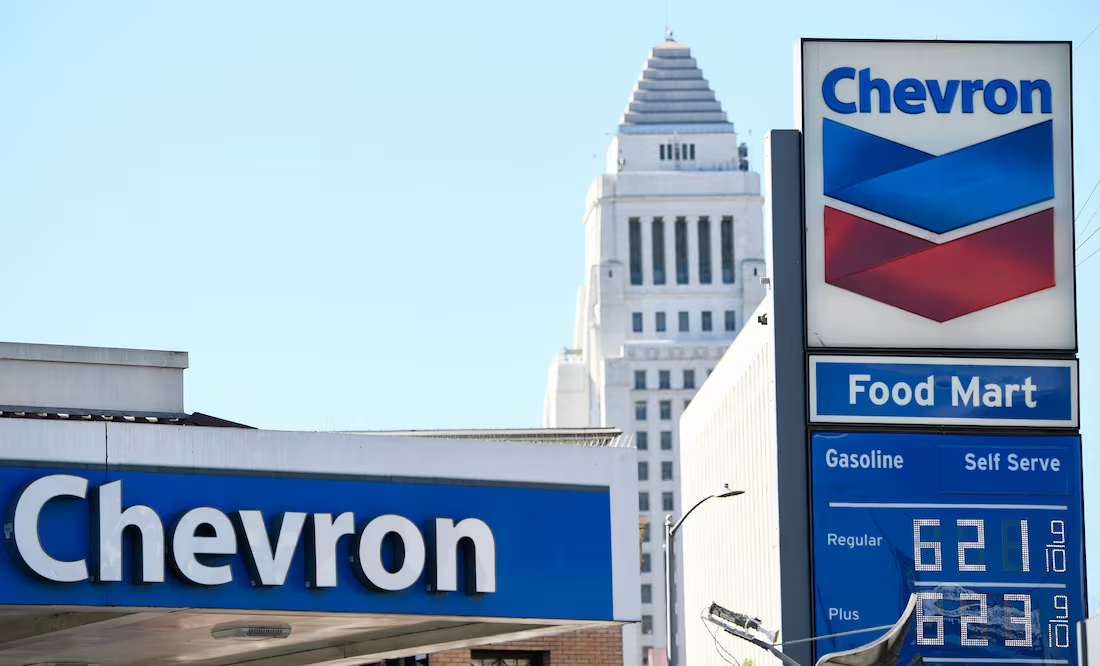 EU da fecha límite para licencia de Chevron sobre operar en Venezuela; impondrá aranceles del 25%