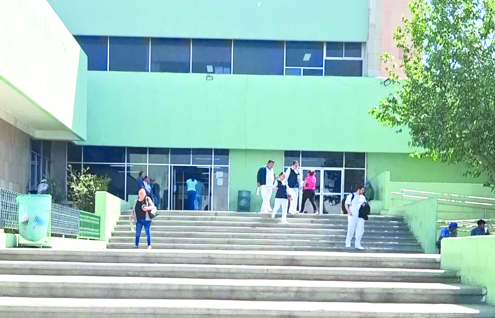 Trasladan a joven madre con cáncer a Monterrey