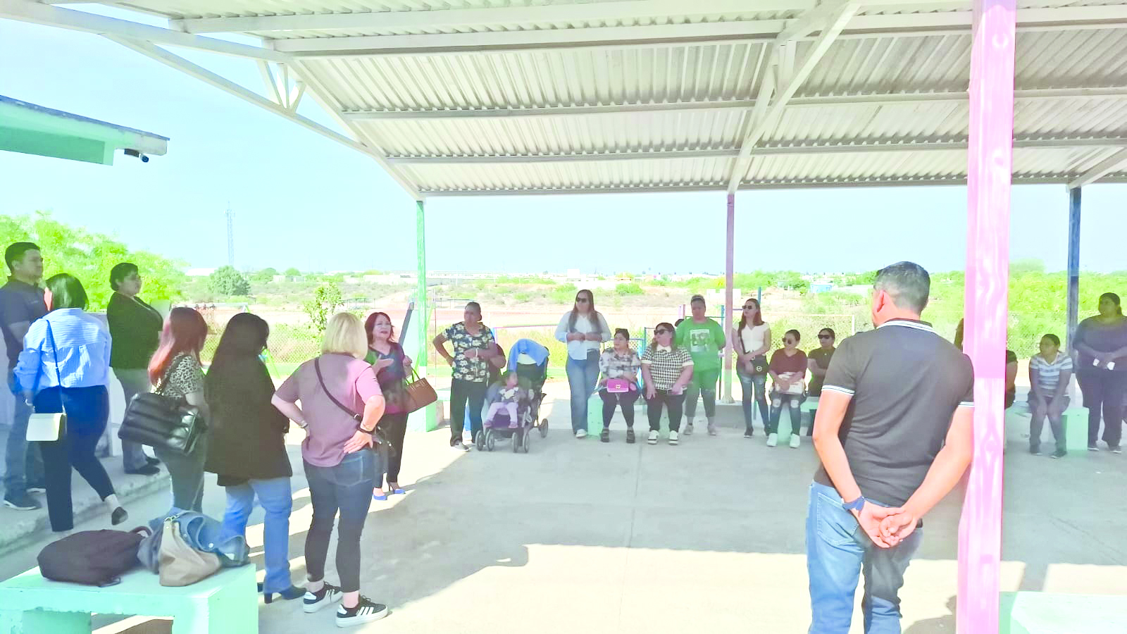 Por riesgos impiden clases en preescolar