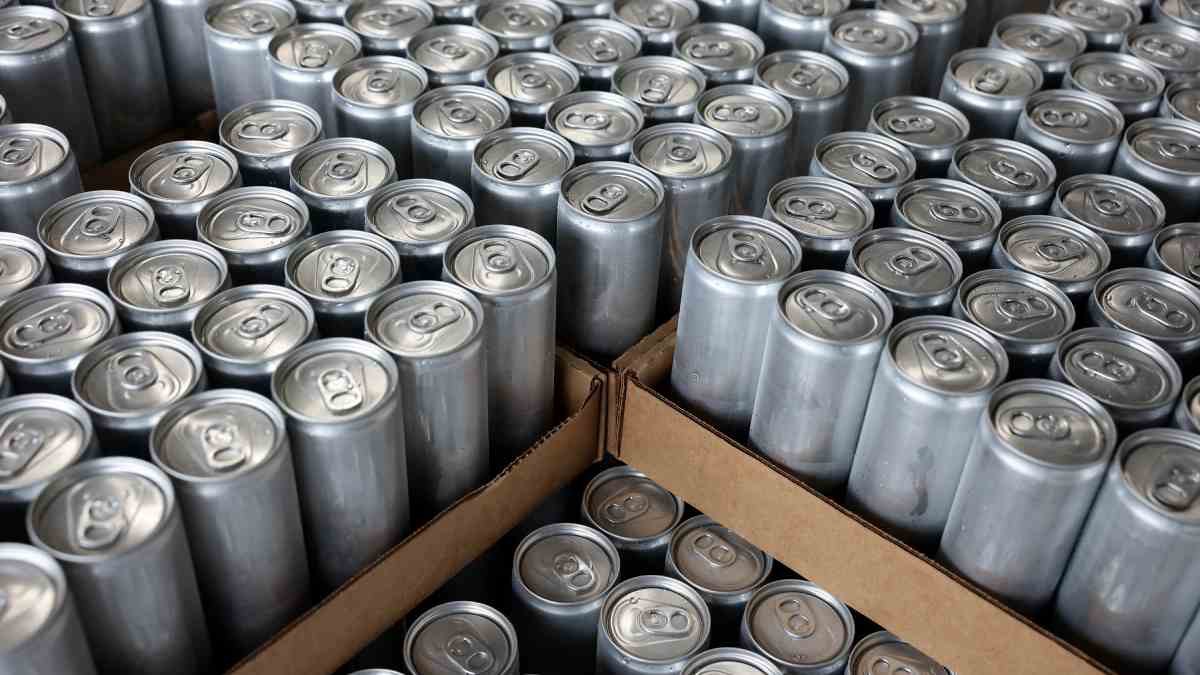 Aranceles hasta en la ‘chela’: Trump anunciará impuesto a latas de cerveza que entren a EU