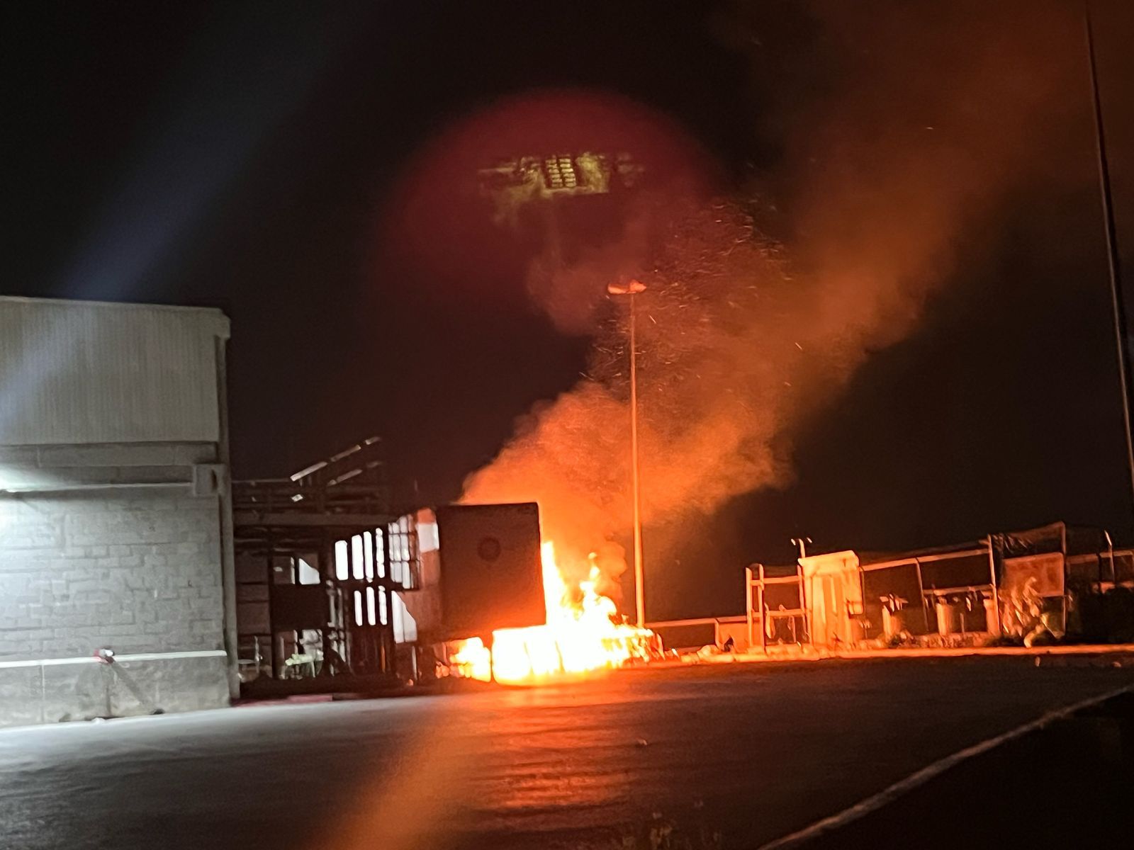 Cierran Bodega Aurrera por tiempo indefinido